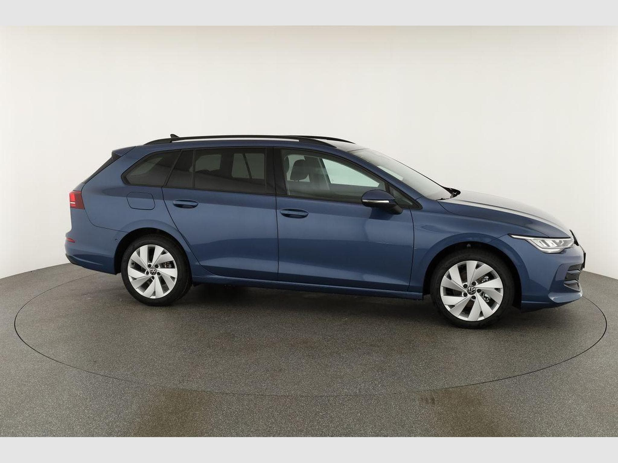 VW Golf Variant 1.5 eTSI 110 kW Life (2026) - Photo 21