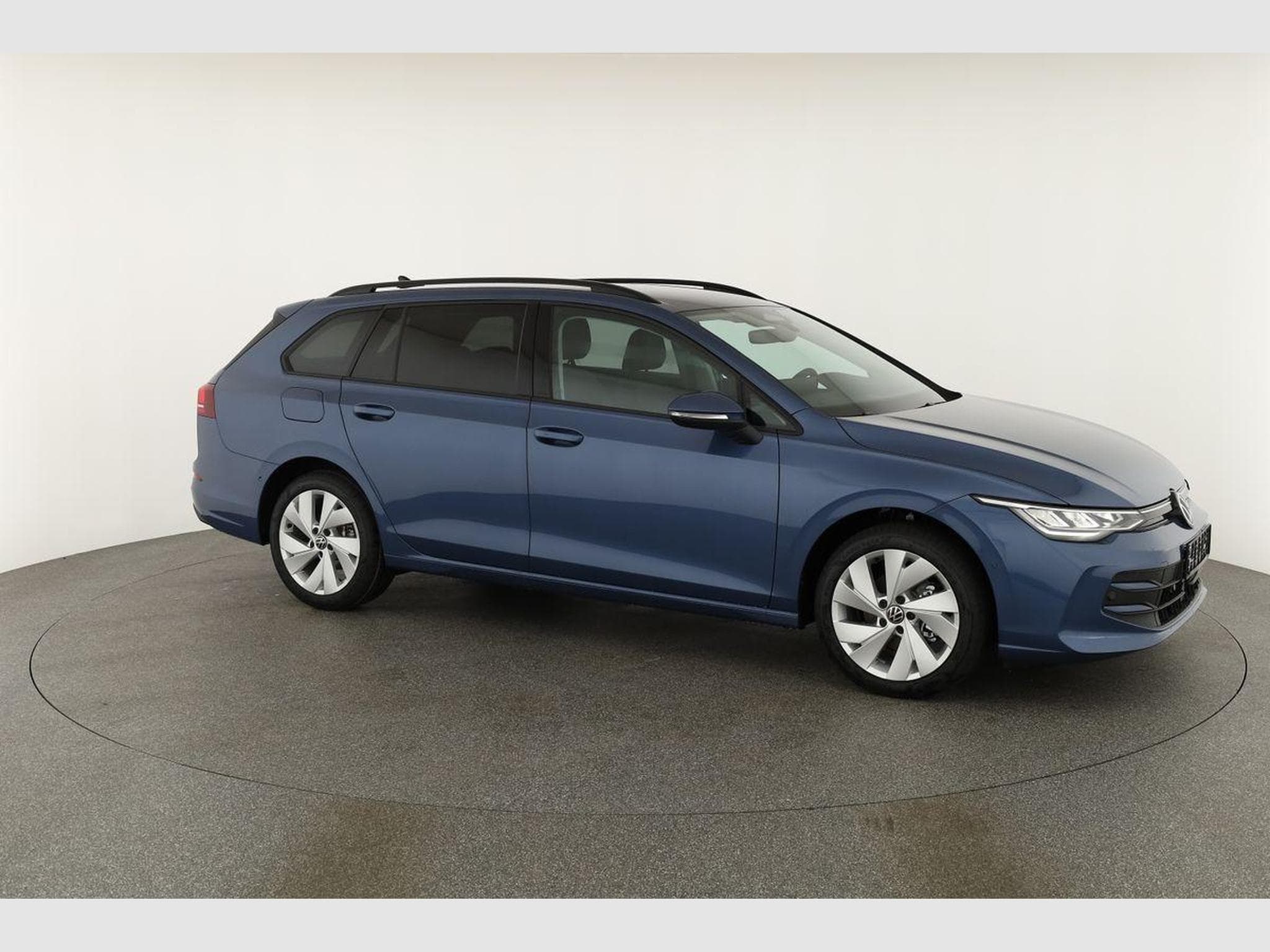 VW Golf Variant 1.5 eTSI 110 kW Life (2026) - Photo 22