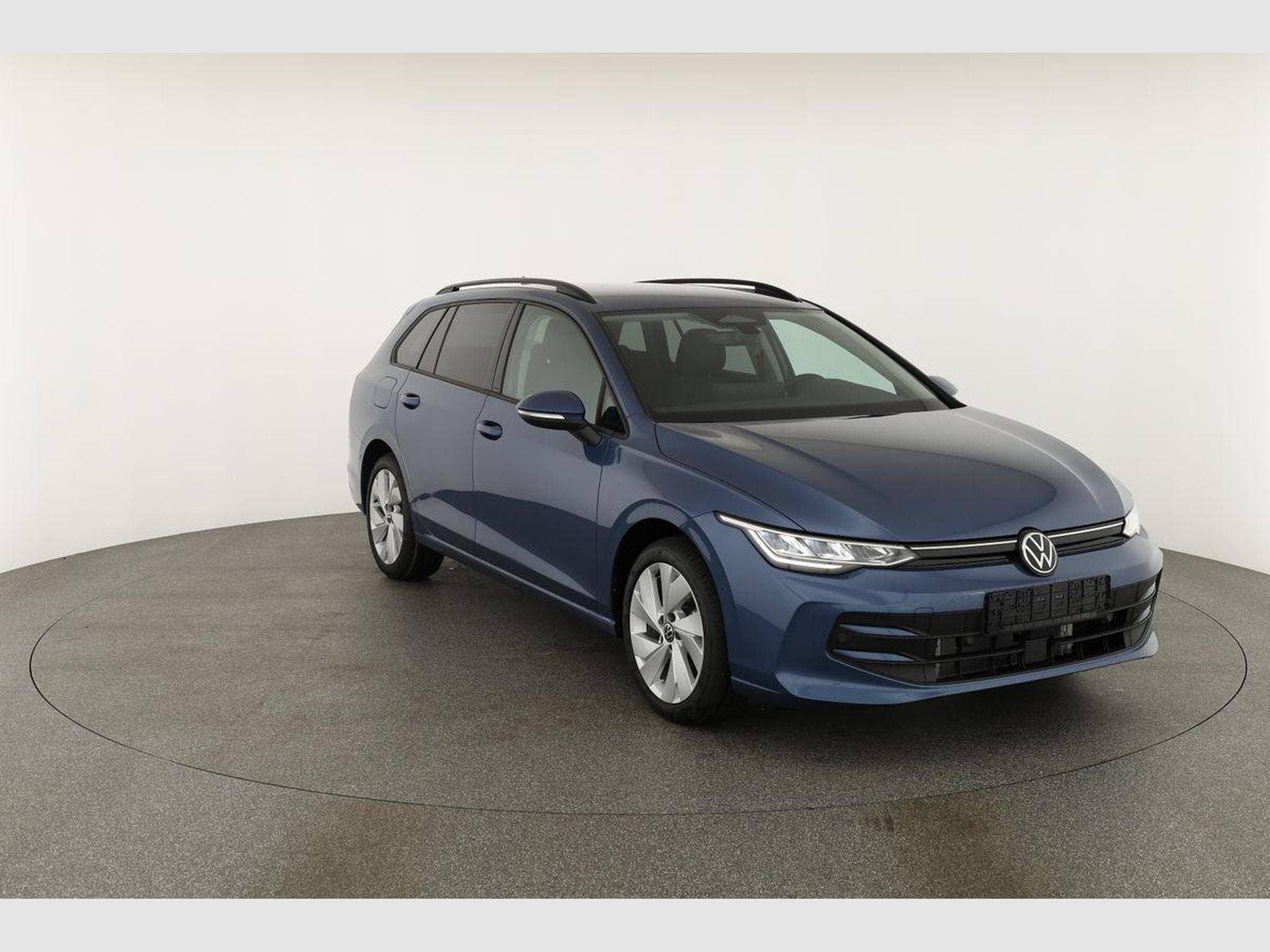 VW Golf Variant 1.5 eTSI 110 kW Life (2026) - Photo 24