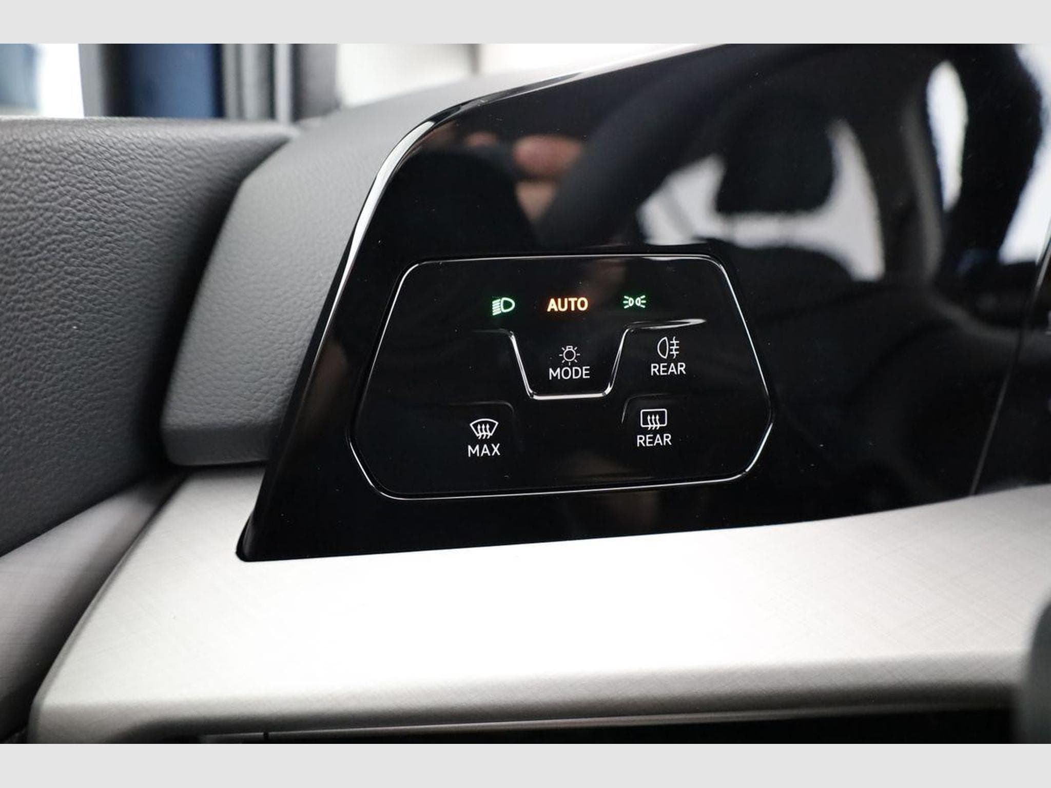 VW Golf Variant 1.5 eTSI 110 kW Life (2026) - Photo 8