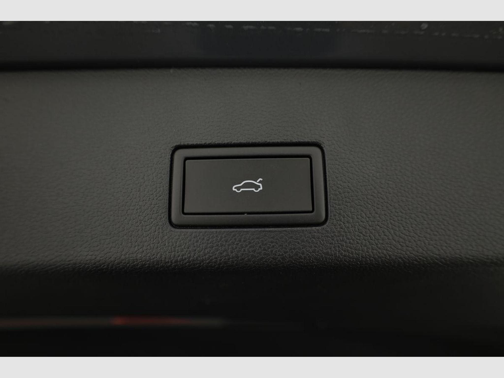 VW Golf Variant 2.0 TSI 150 kW 4Motion R-Line (2026) - Photo 12