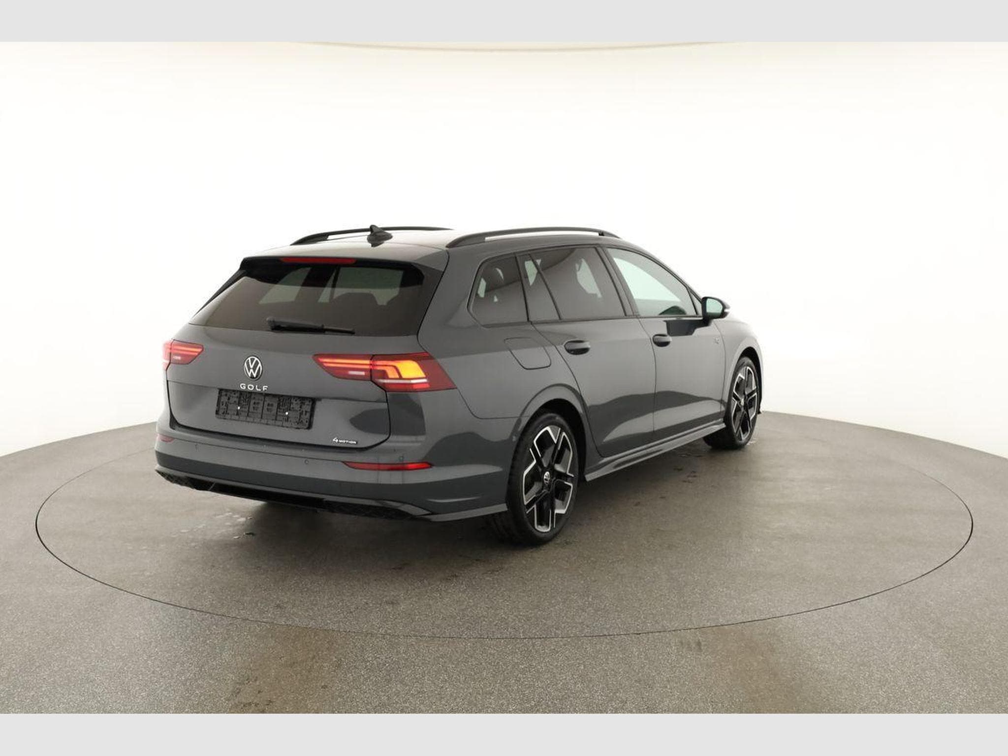 VW Golf Variant 2.0 TSI 150 kW 4Motion R-Line (2026) - Photo 18