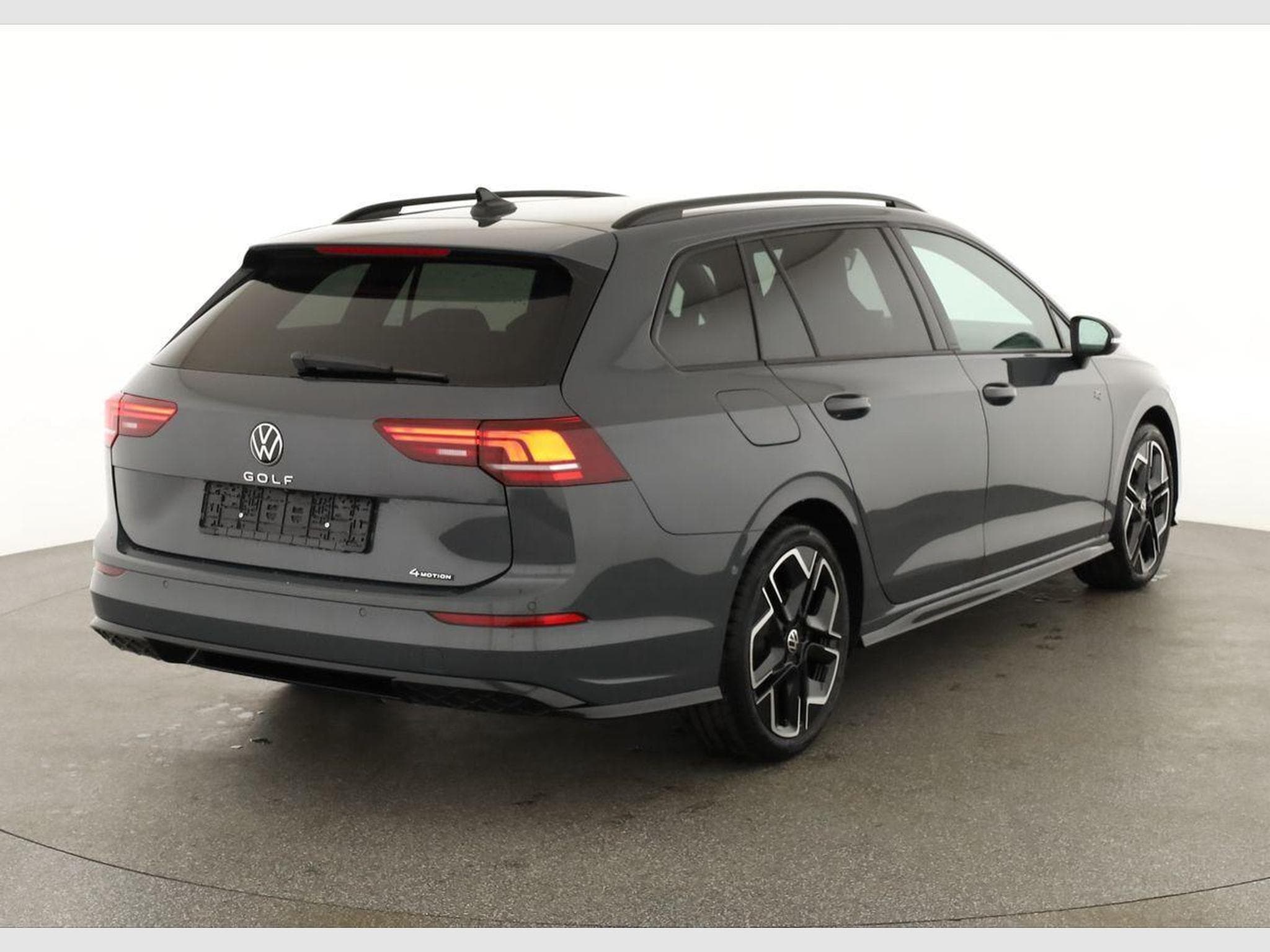 VW Golf Variant 2.0 TSI 150 kW 4Motion R-Line (2026) - Photo 2