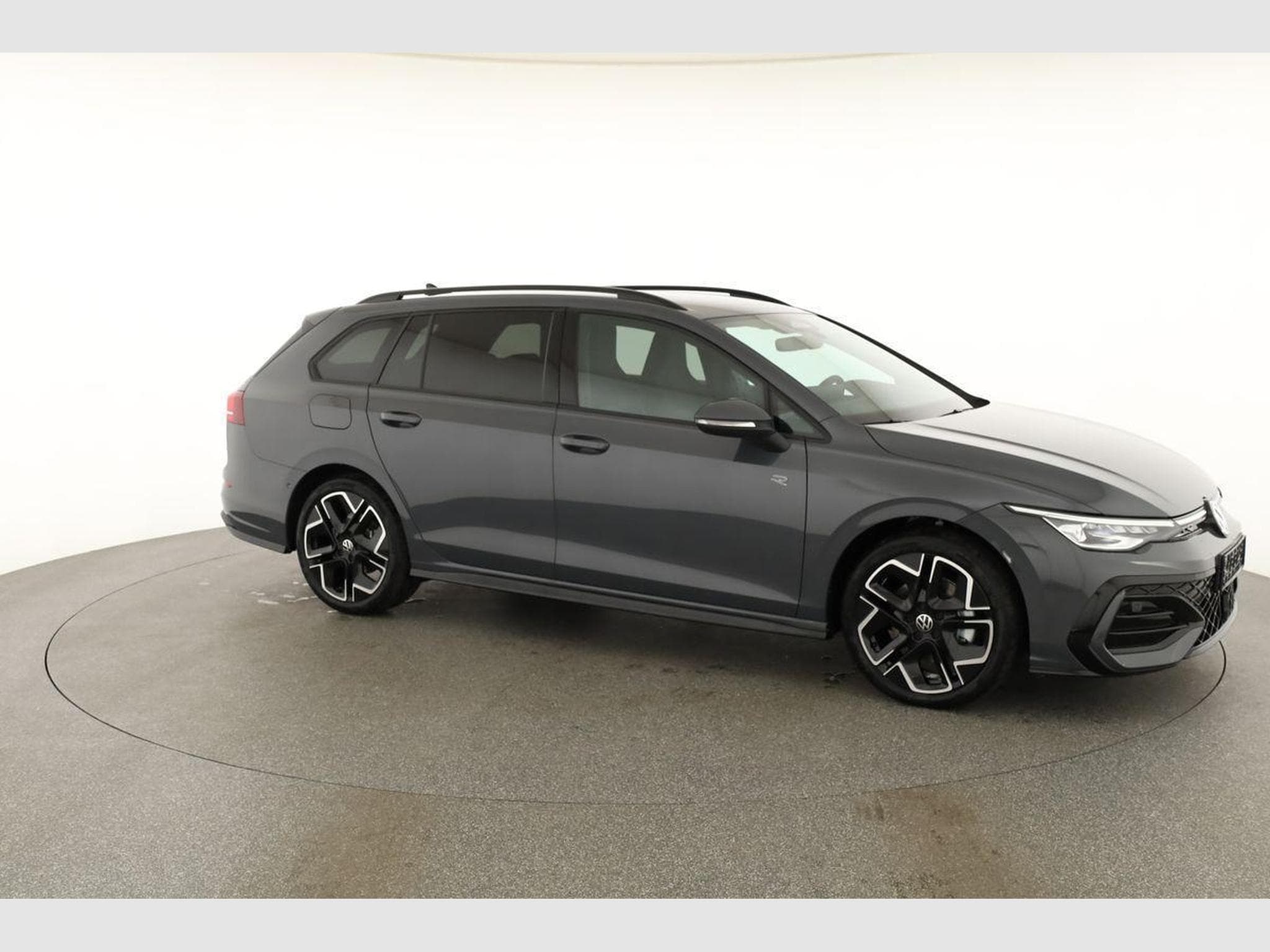VW Golf Variant 2.0 TSI 150 kW 4Motion R-Line (2026) - Photo 24