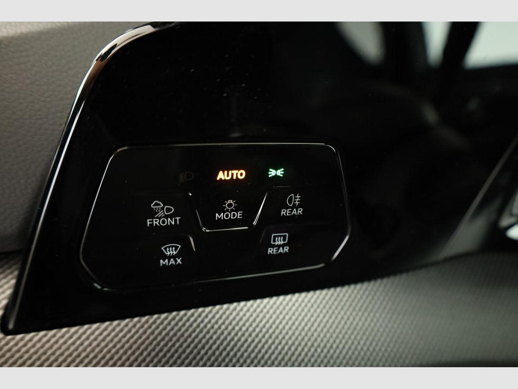 VW Golf Variant 2.0 TSI 150 kW 4Motion R-Line (2026) - Photo 8
