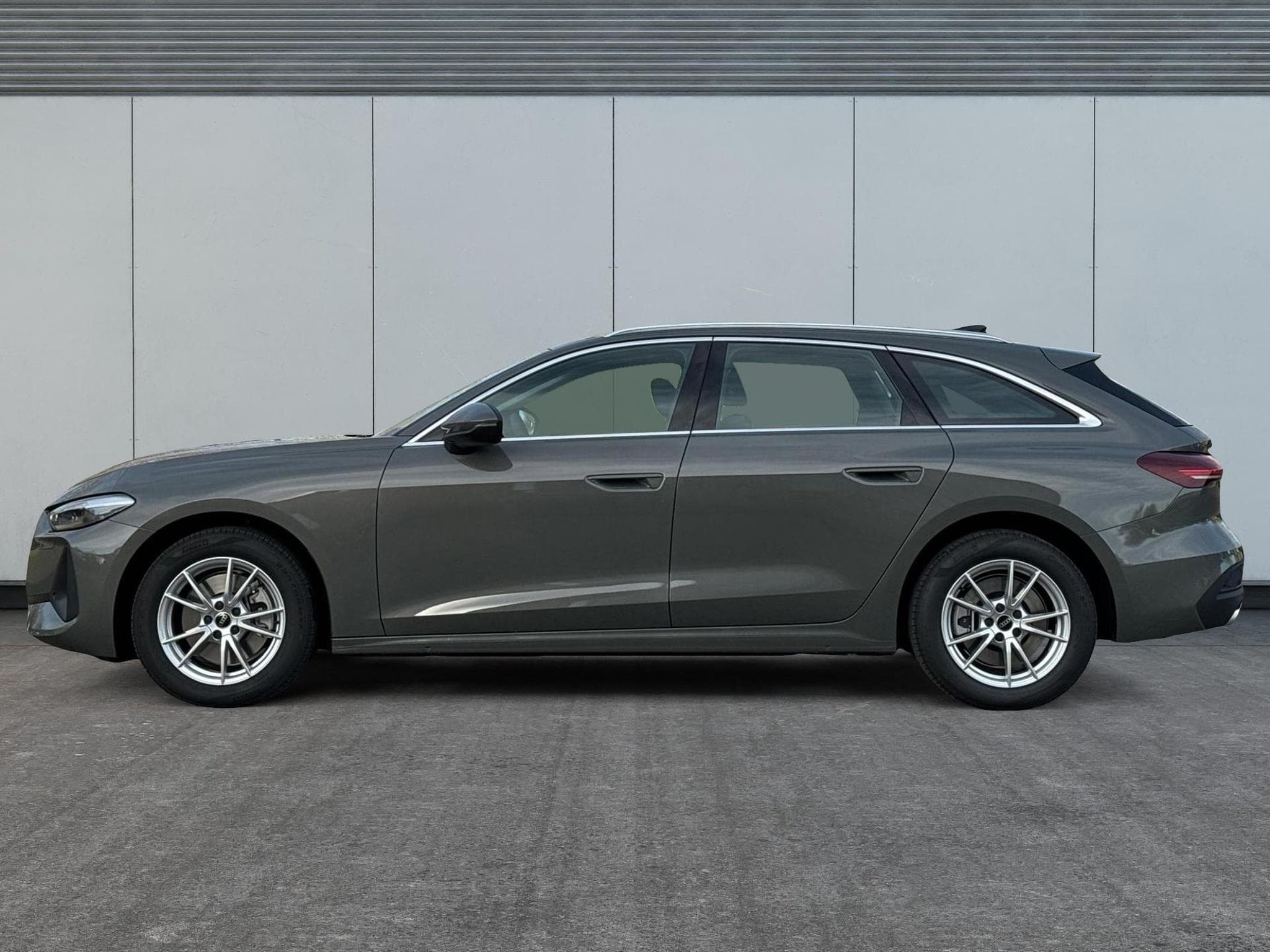 Audi A5 Avant Basis (2025) - Photo 2