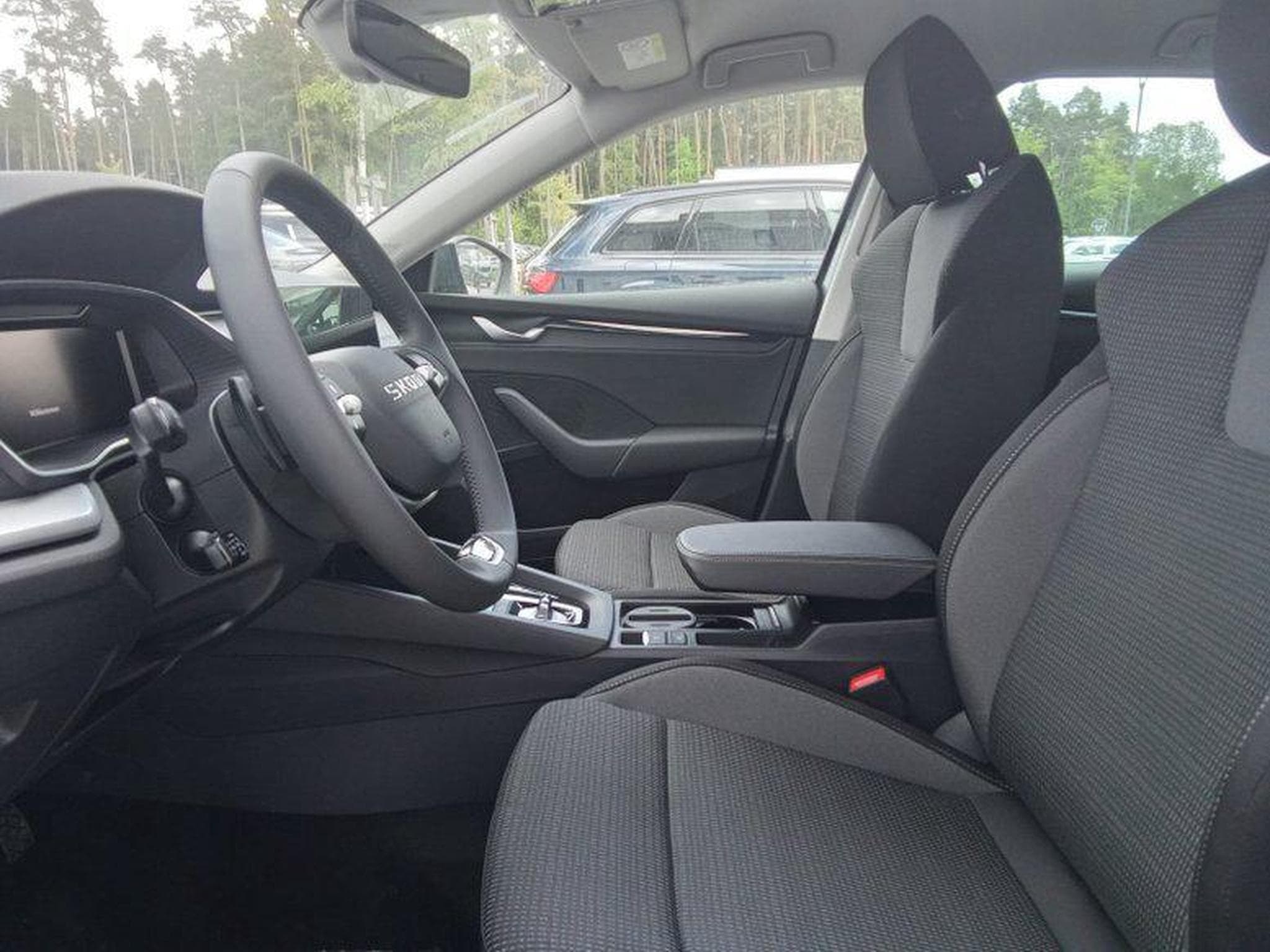 Skoda Octavia Business 1.5 eTSI 7-Gang-DSG (2025) - Photo 5