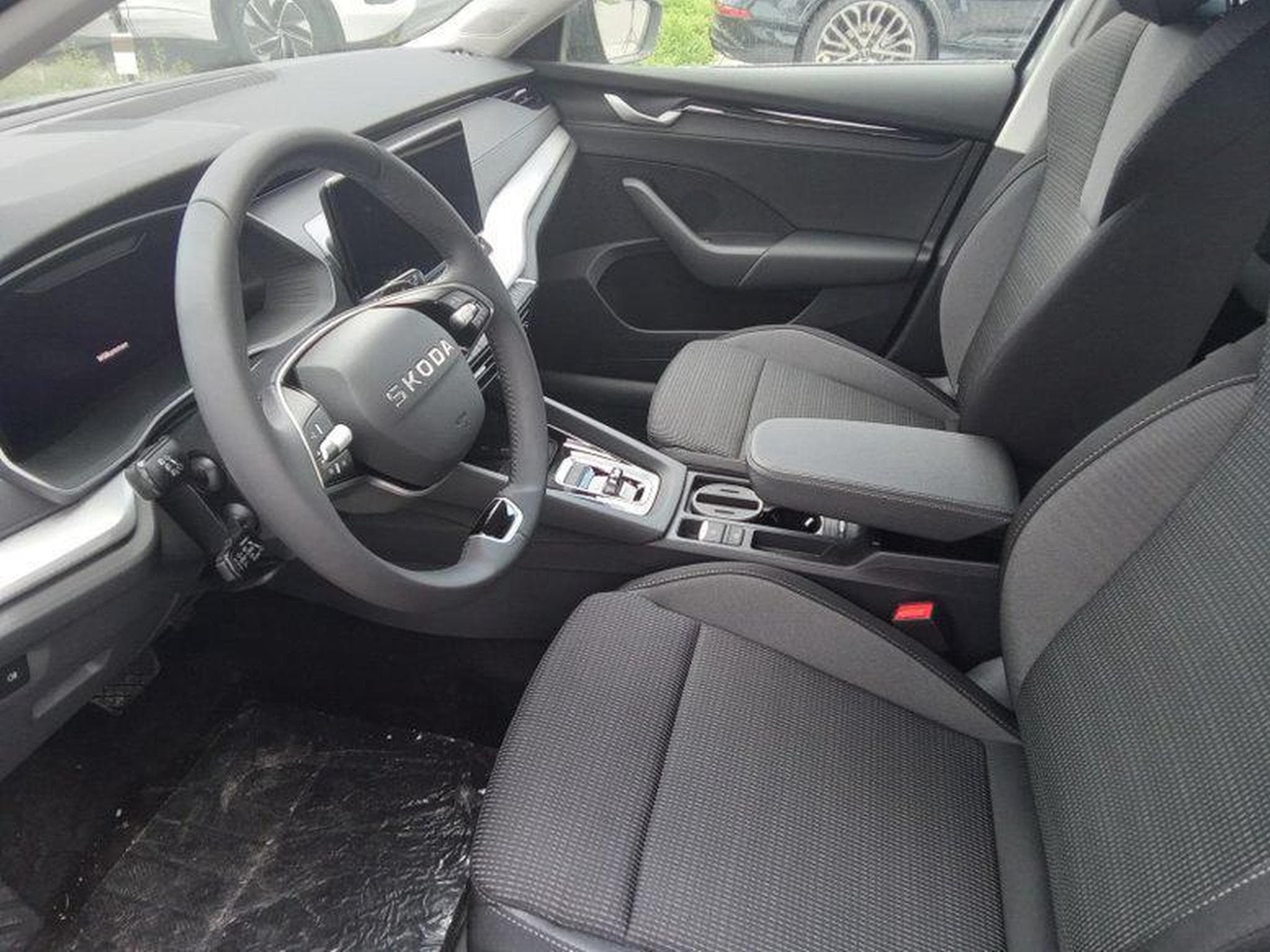 Skoda Octavia Business 1.5 eTSI 7-Gang-DSG (2025) - Photo 7
