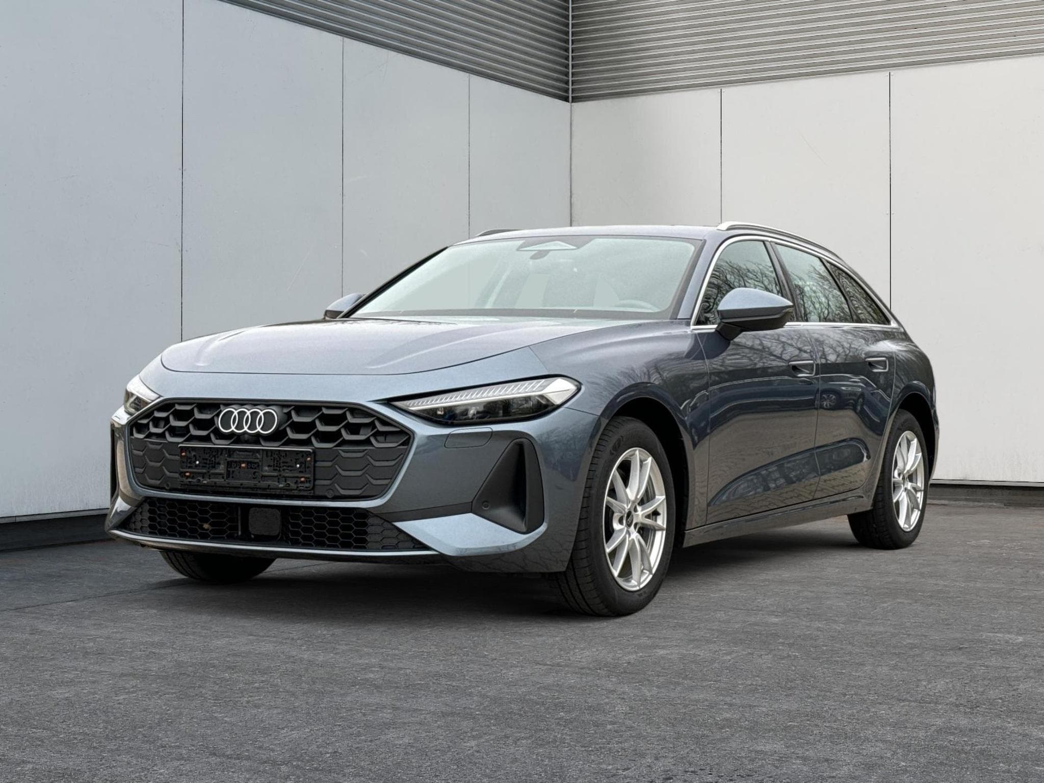 Audi A5 Avant Basis (2025) - Photo 1