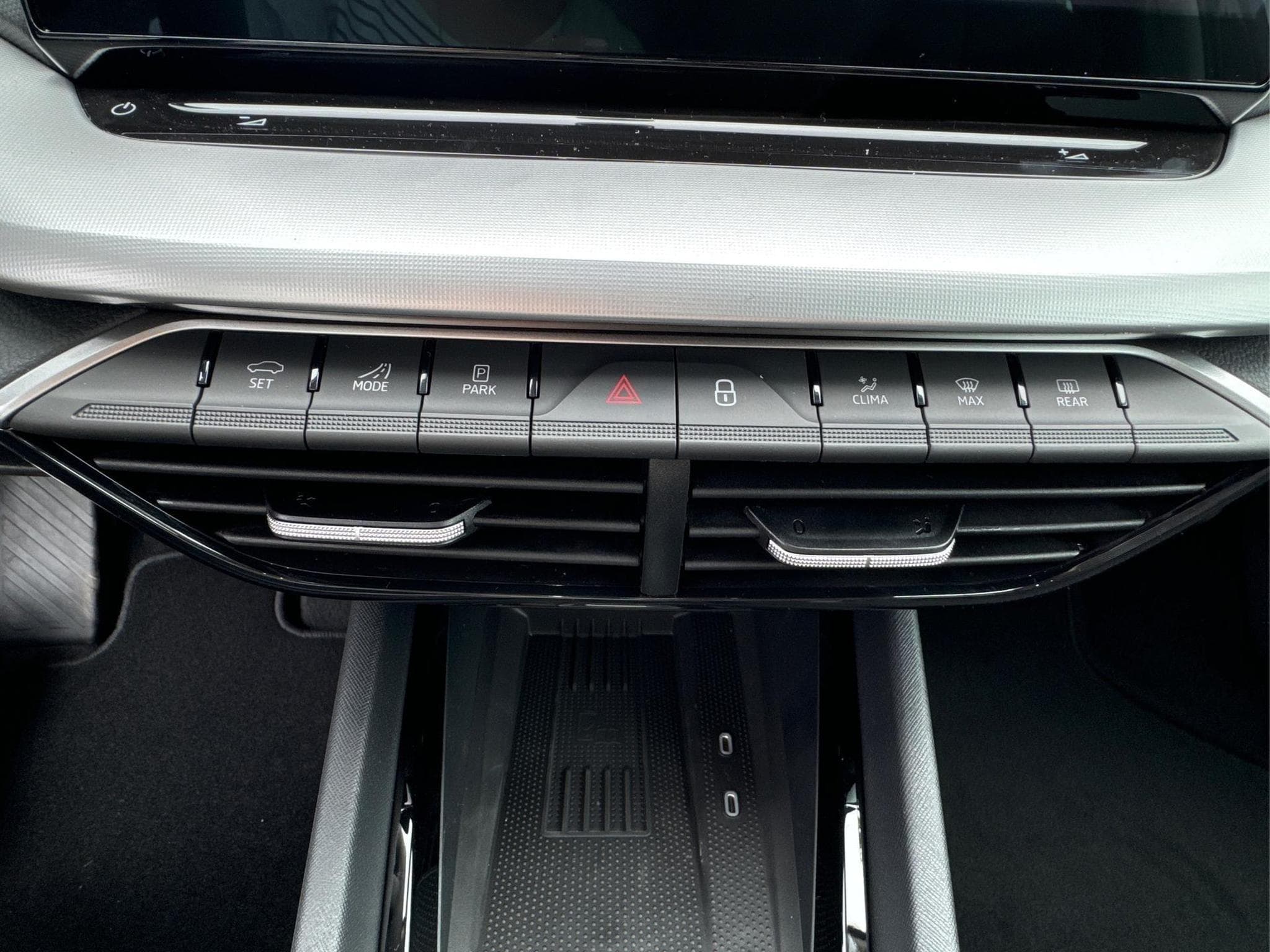 Skoda Octavia Selection (2025) - Photo 21
