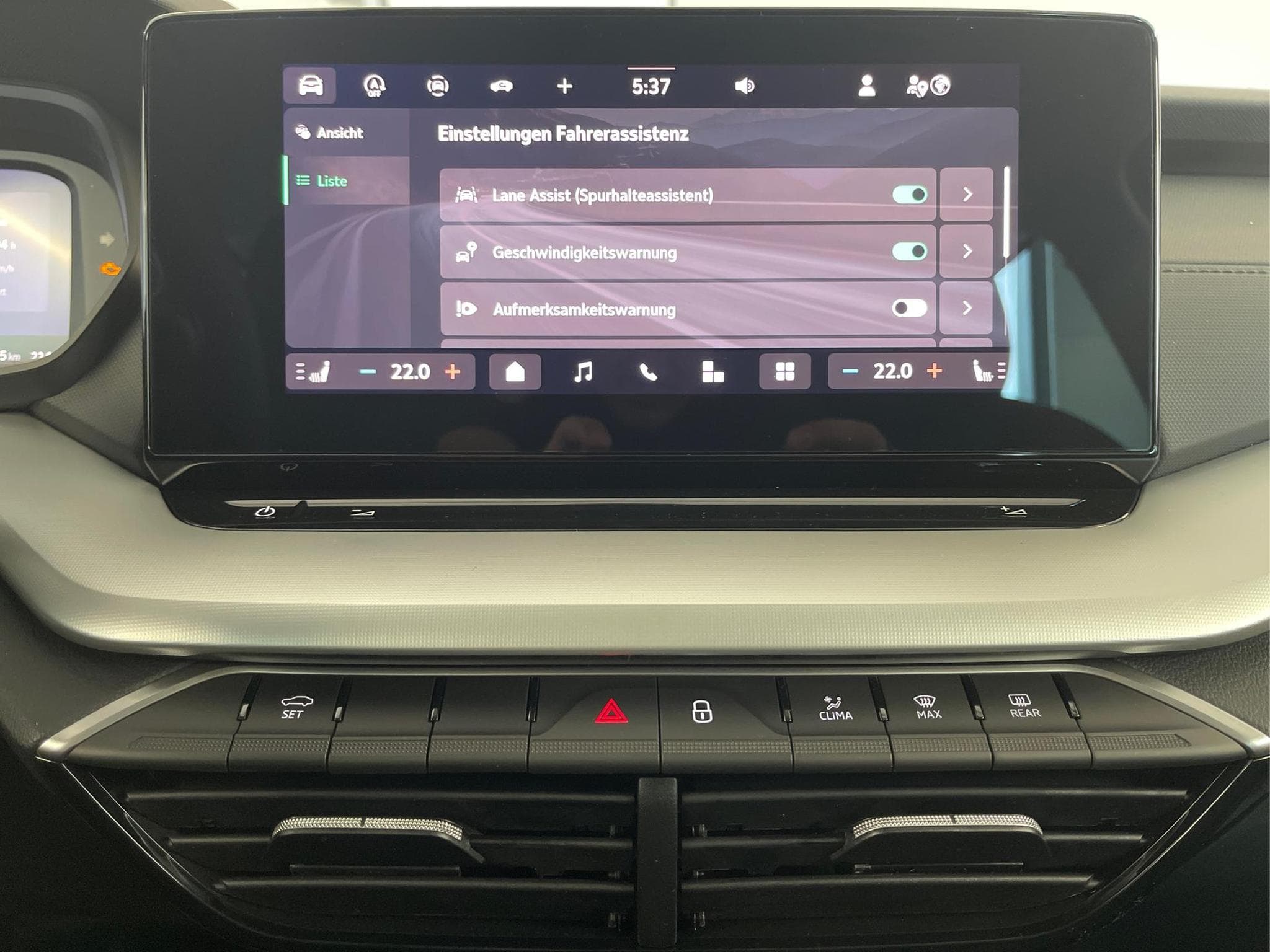 Skoda Octavia Essence (2026) - Photo 18