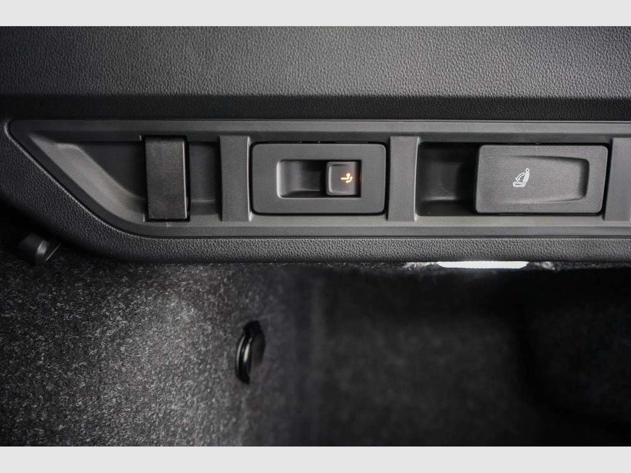 Skoda Octavia Kombi 2,0 TSI (2025) - Photo 19