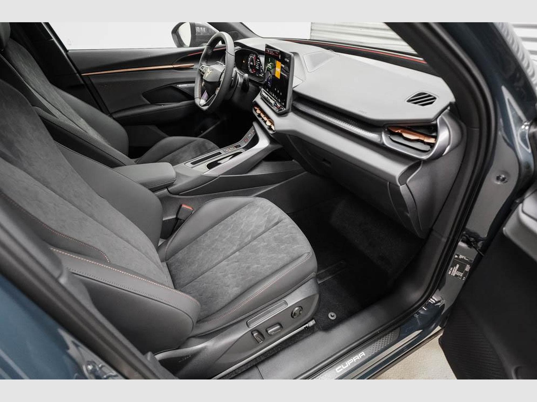 Cupra Terramar 1,5 eTSI DSG (2026) - Photo 22