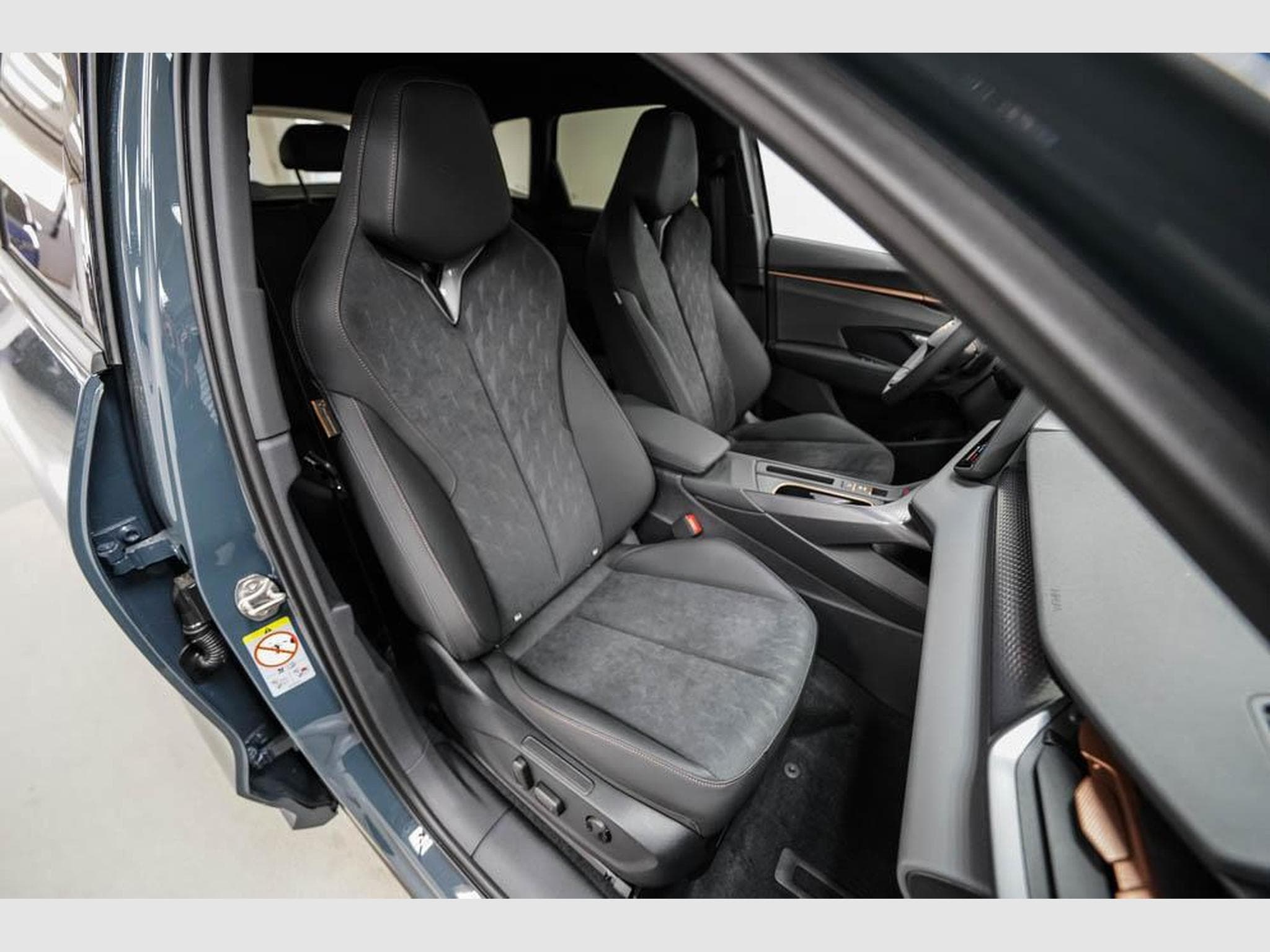 Cupra Terramar 1,5 eTSI DSG (2026) - Photo 23