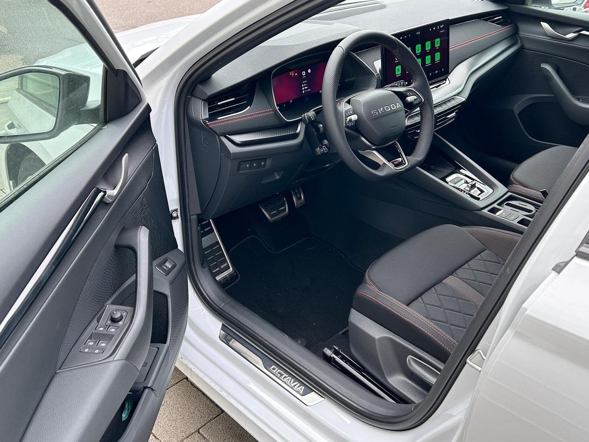 Skoda Octavia RS (2026) - Foto 6