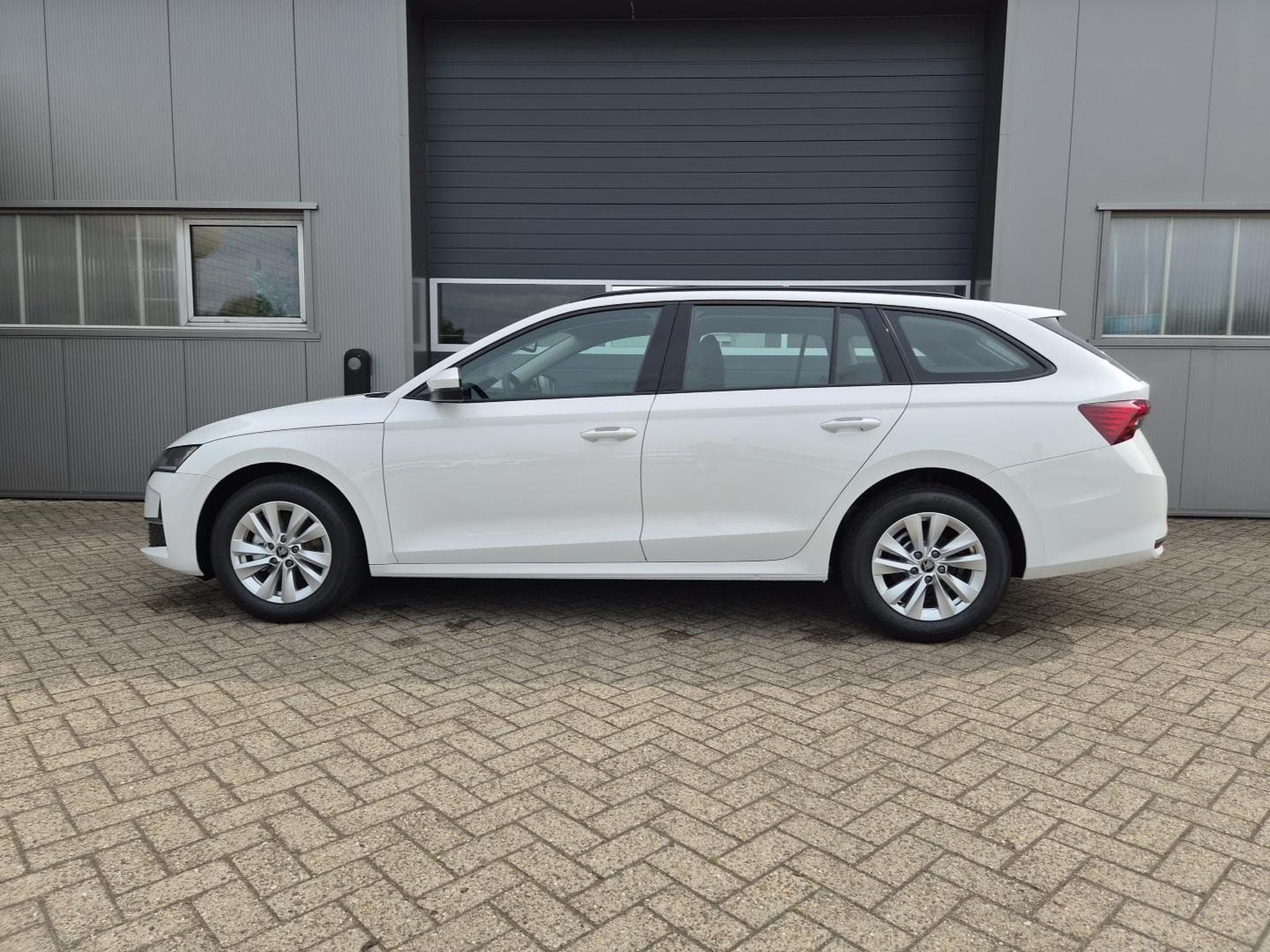 Skoda Octavia 1.5 TSI 150PS (2026) - Foto 2