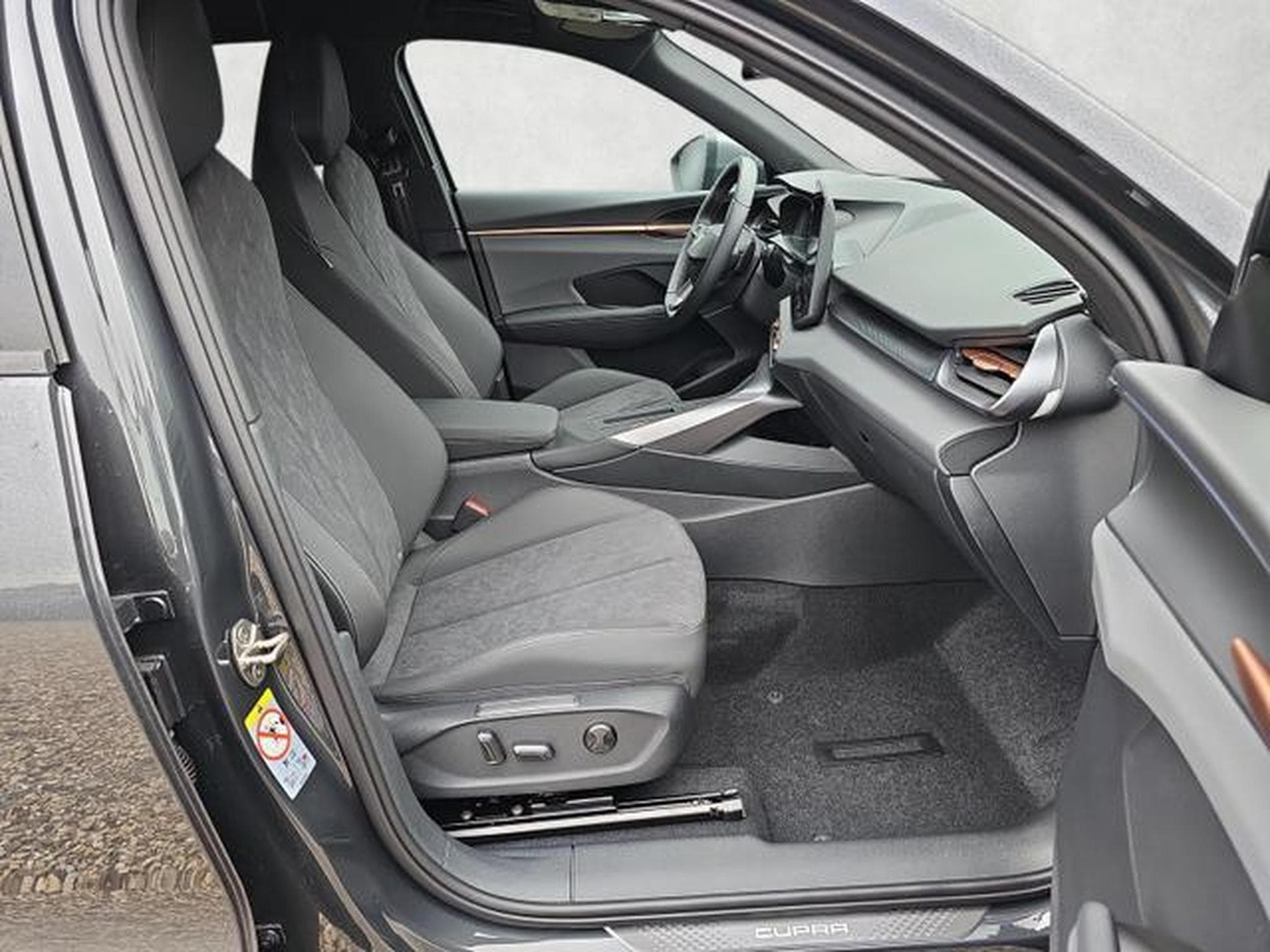 Cupra Terramar 1.5 e-Hybrid 150 kW (2026) - Foto 10