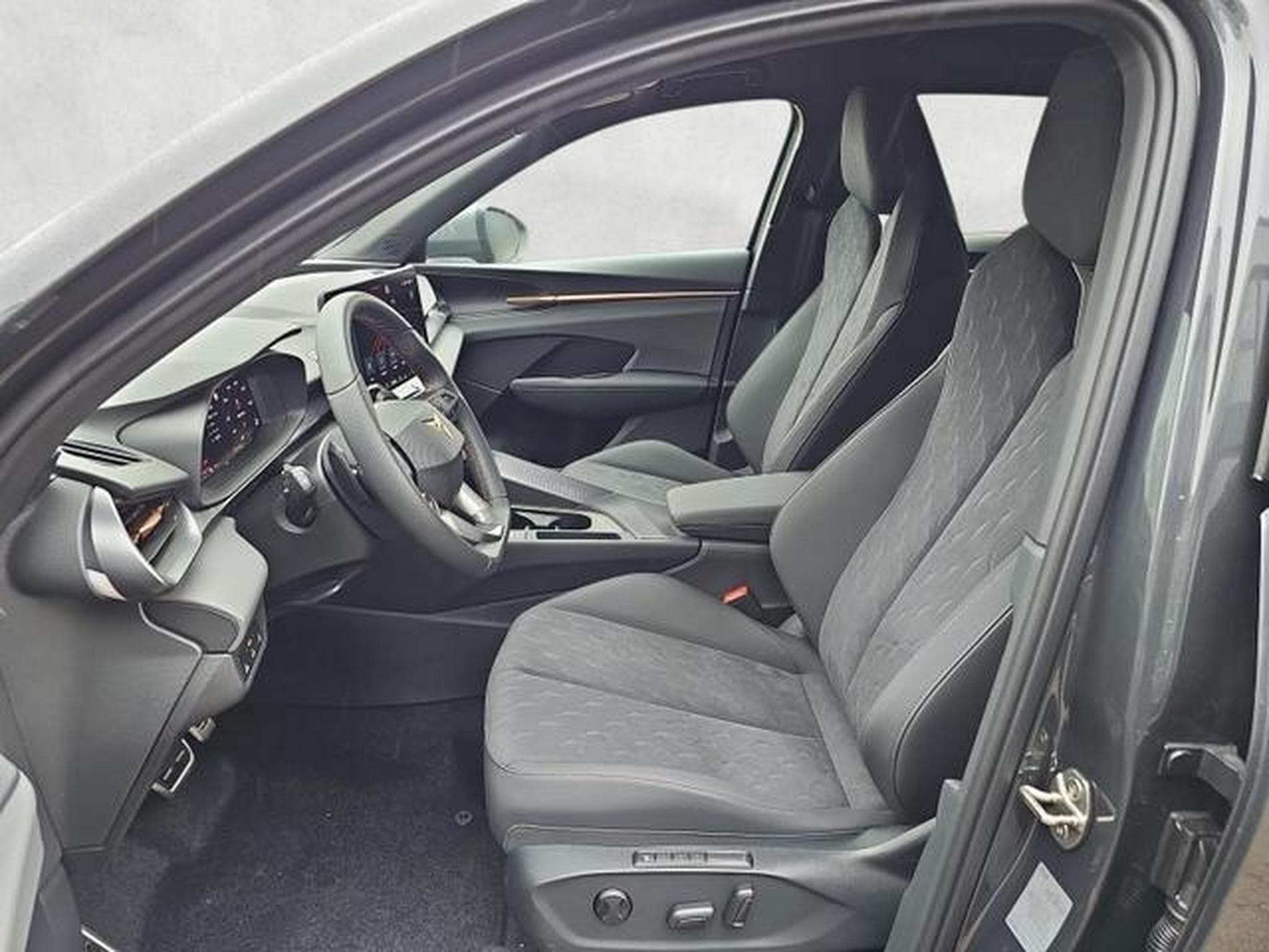 Cupra Terramar 1.5 e-Hybrid 150 kW (2026) - Foto 9