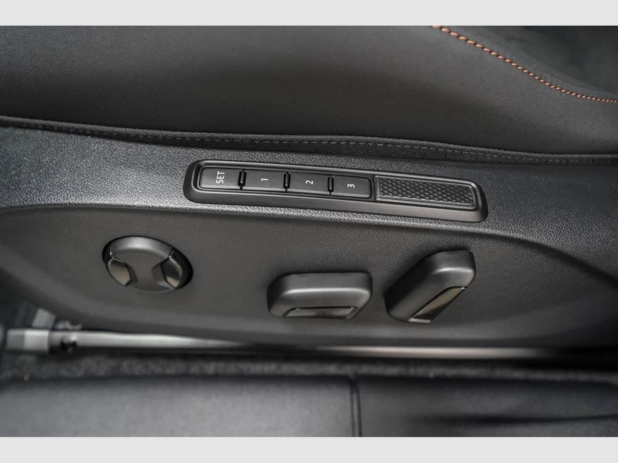 Cupra Terramar 1,5 eTSI DSG (2026) - Foto 24