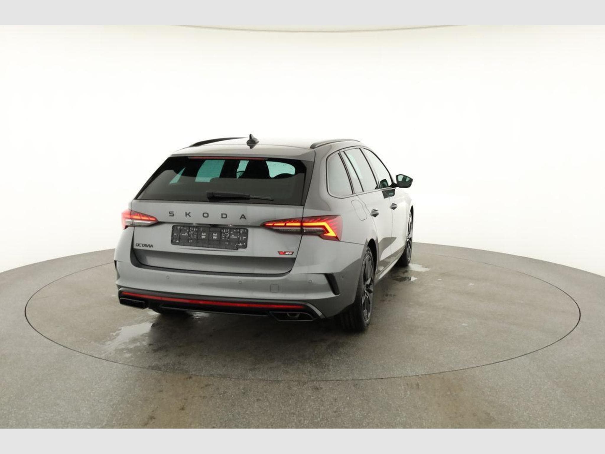 Skoda Octavia 2.0 TSI 195 kW RS (2026) - Photo 18