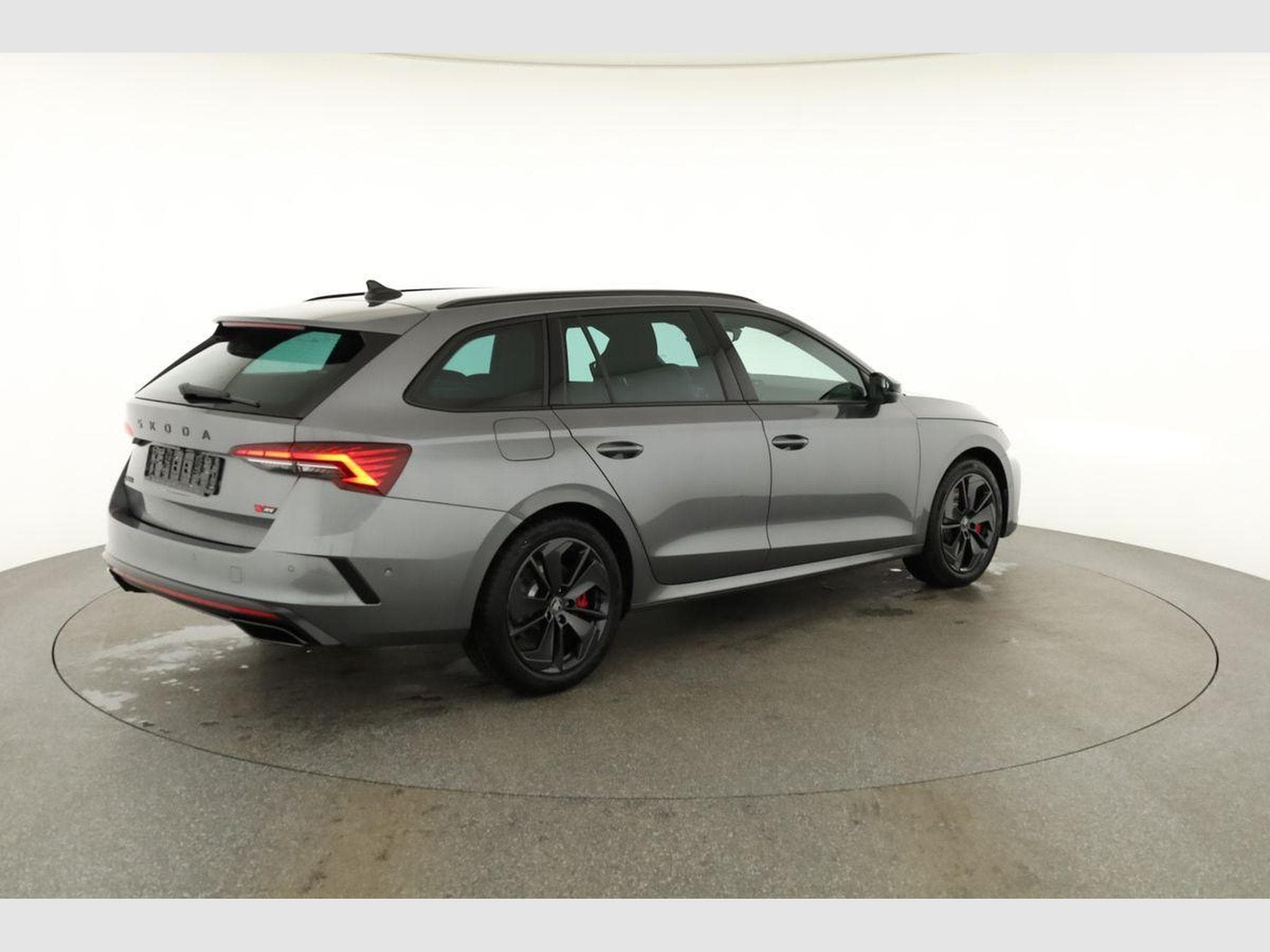 Skoda Octavia 2.0 TSI 195 kW RS (2026) - Photo 20