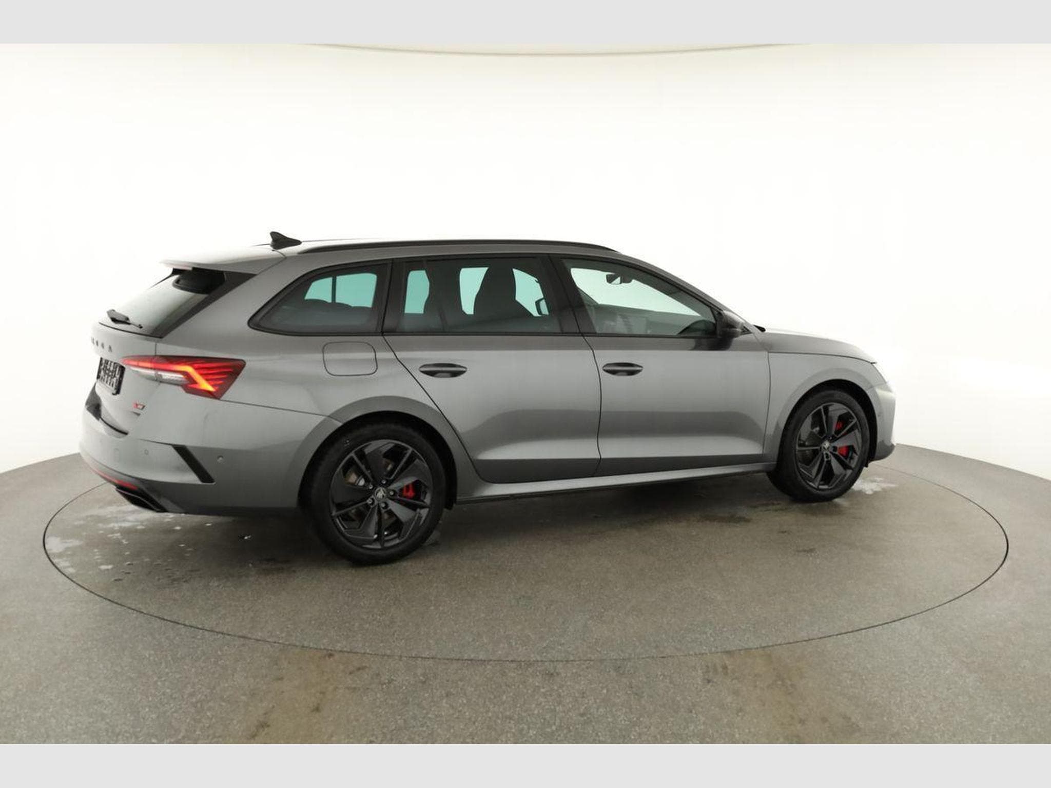 Skoda Octavia 2.0 TSI 195 kW RS (2026) - Photo 21