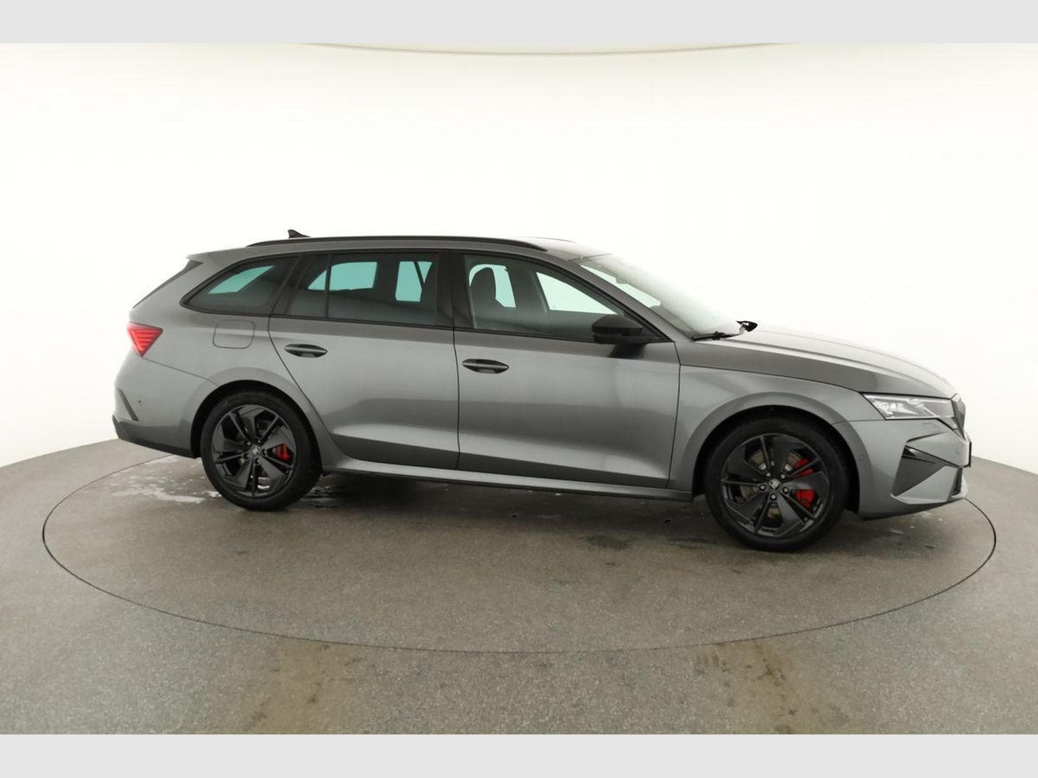 Skoda Octavia 2.0 TSI 195 kW RS (2026) - Photo 24