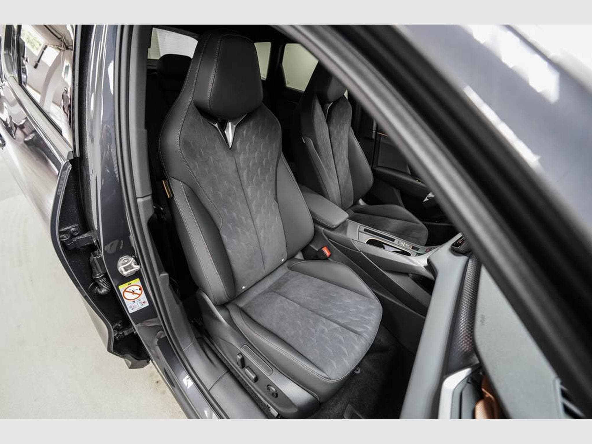 Cupra Terramar 1,5 eTSI DSG (2026) - Photo 23