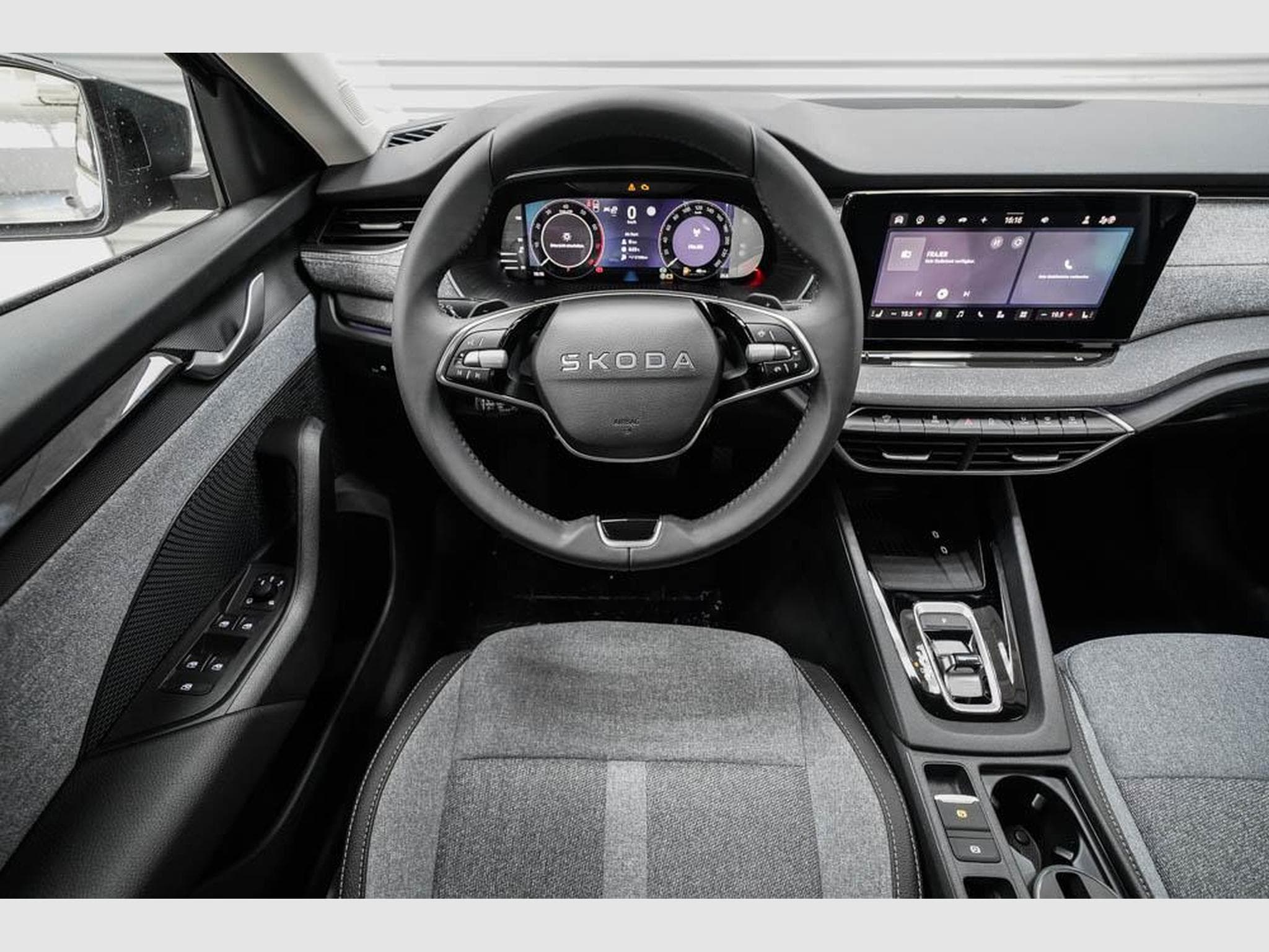 Skoda Octavia Kombi 1,5 TSI (2026) - Photo 8