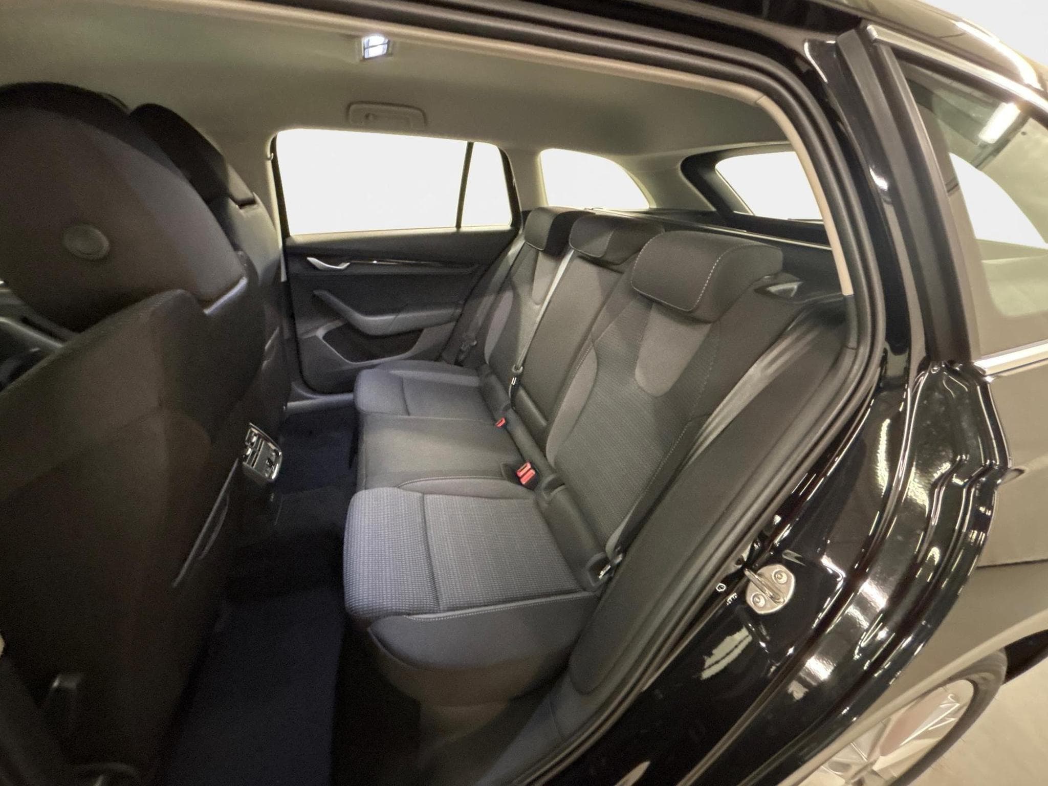 Skoda Octavia Selection (2026) - Photo 17