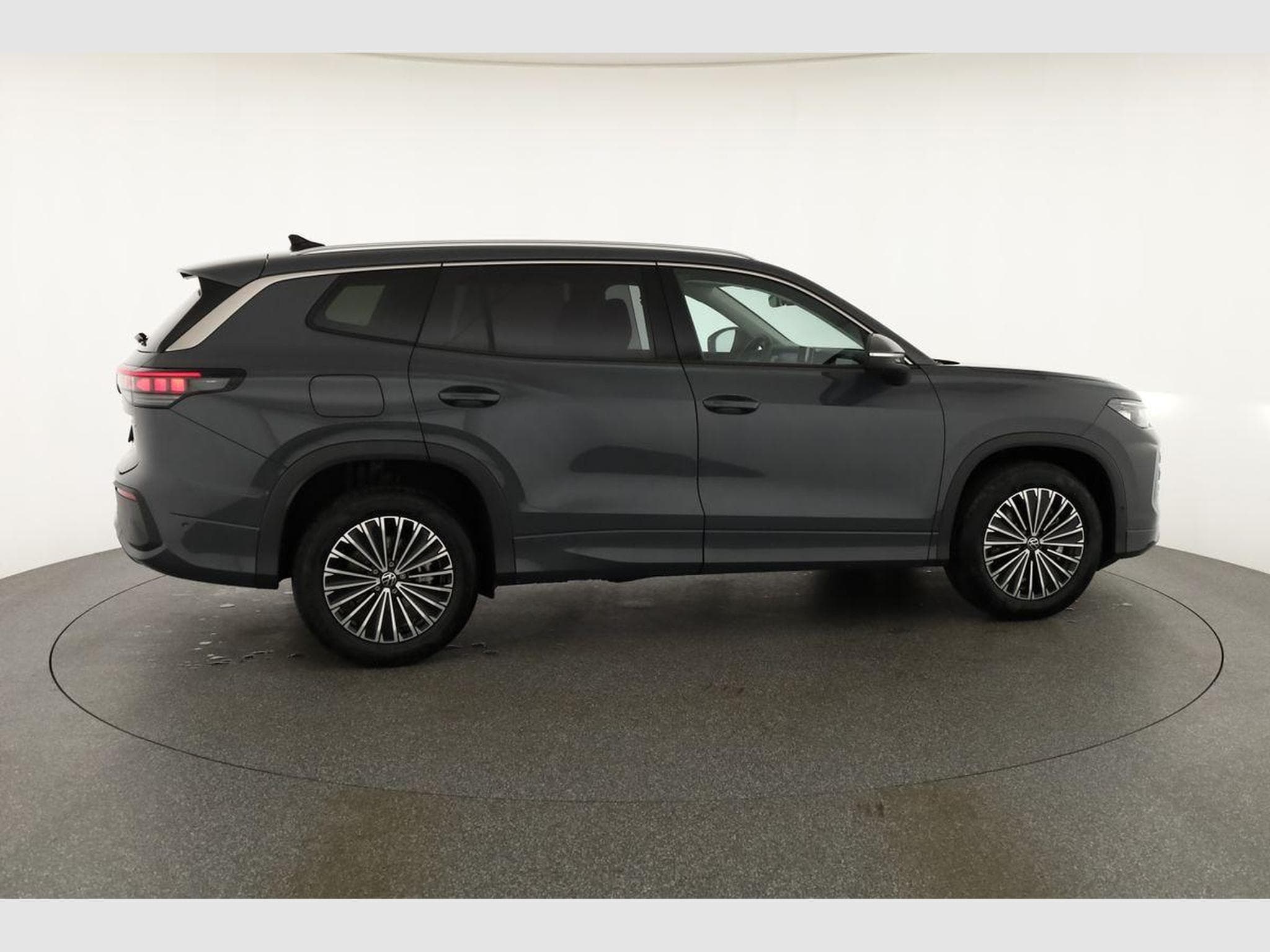 VW Tayron 1.5 TSI eHybrid 150 kW Life (2025) - Foto 24