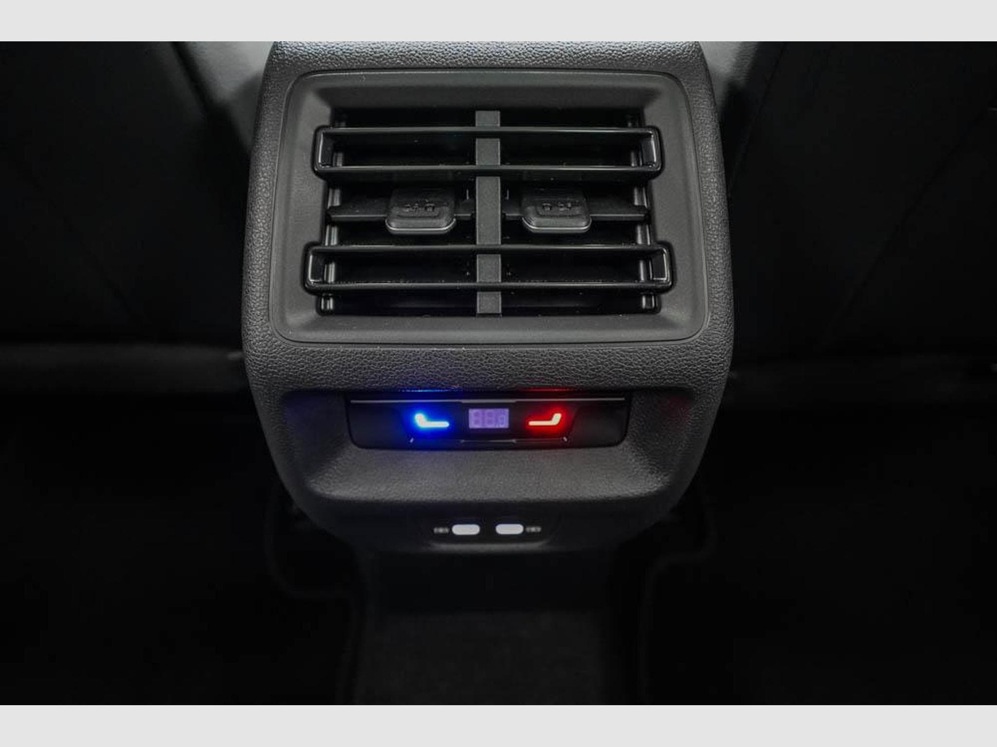 VW Tayron 2,0 TDI DSG (2026) - Photo 18