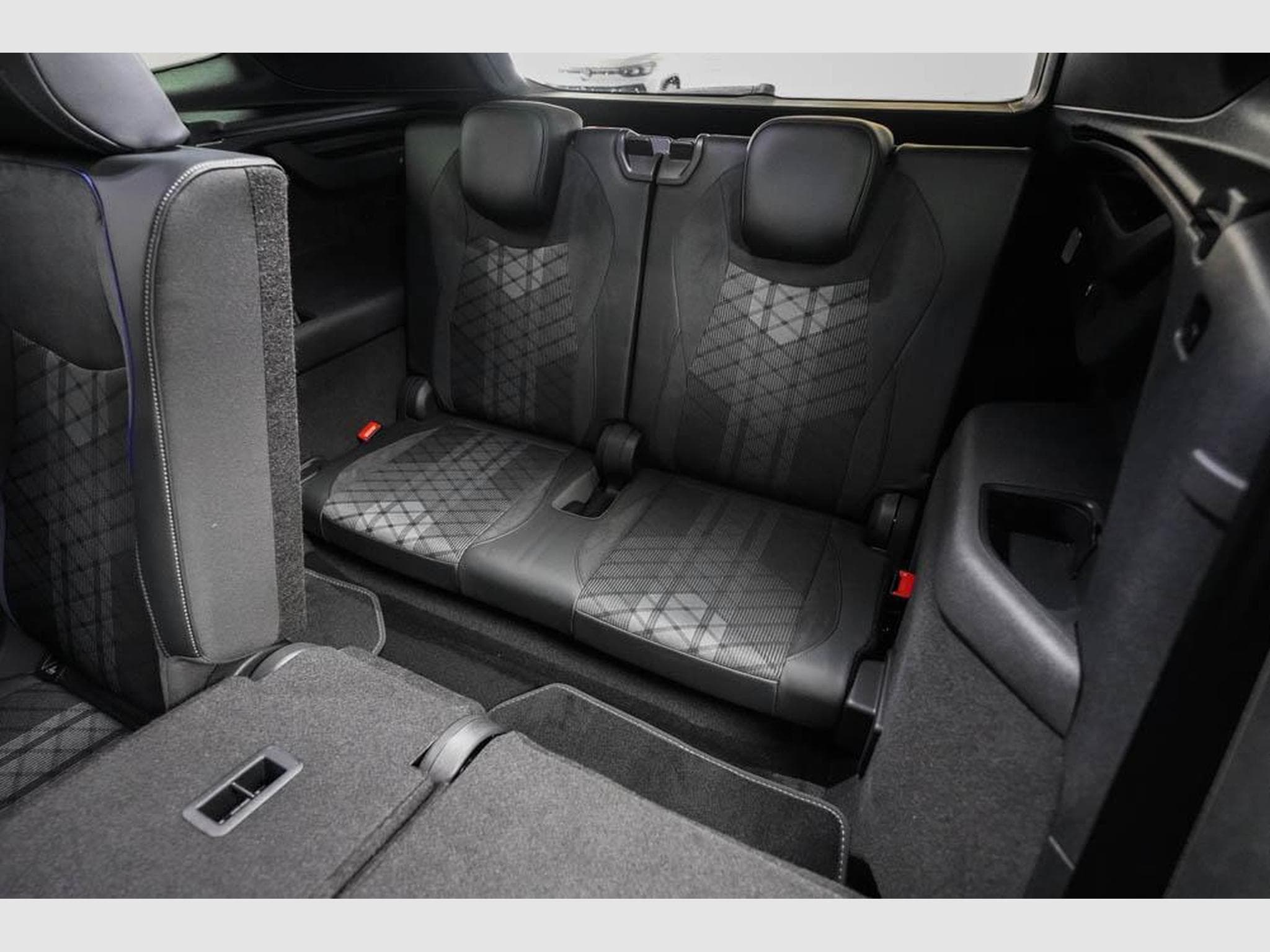 VW Tayron 2,0 TDI DSG (2026) - Photo 19