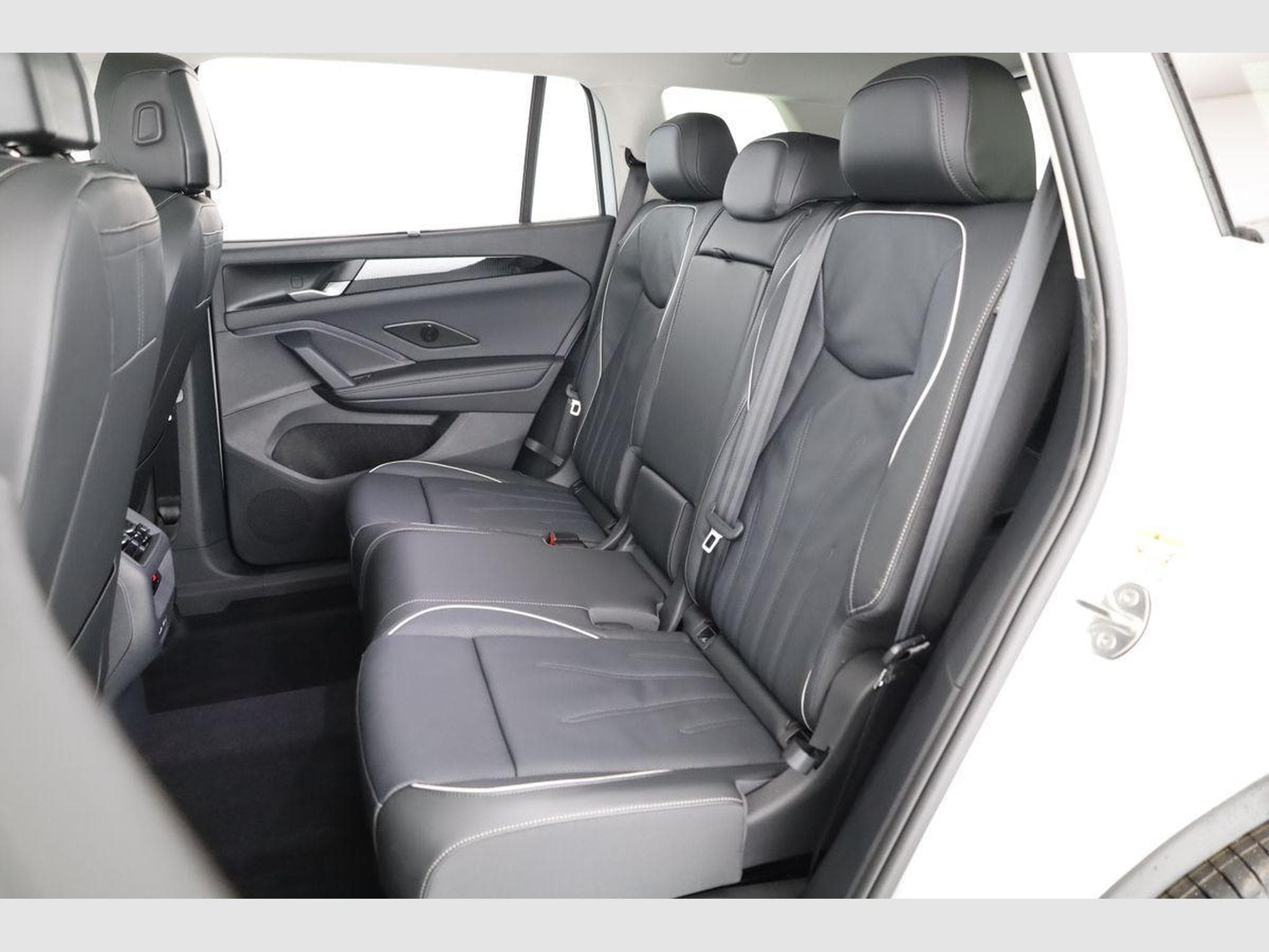 VW Tayron 1.5 TSI eHybrid 150 kW Life (2025) - Foto 10