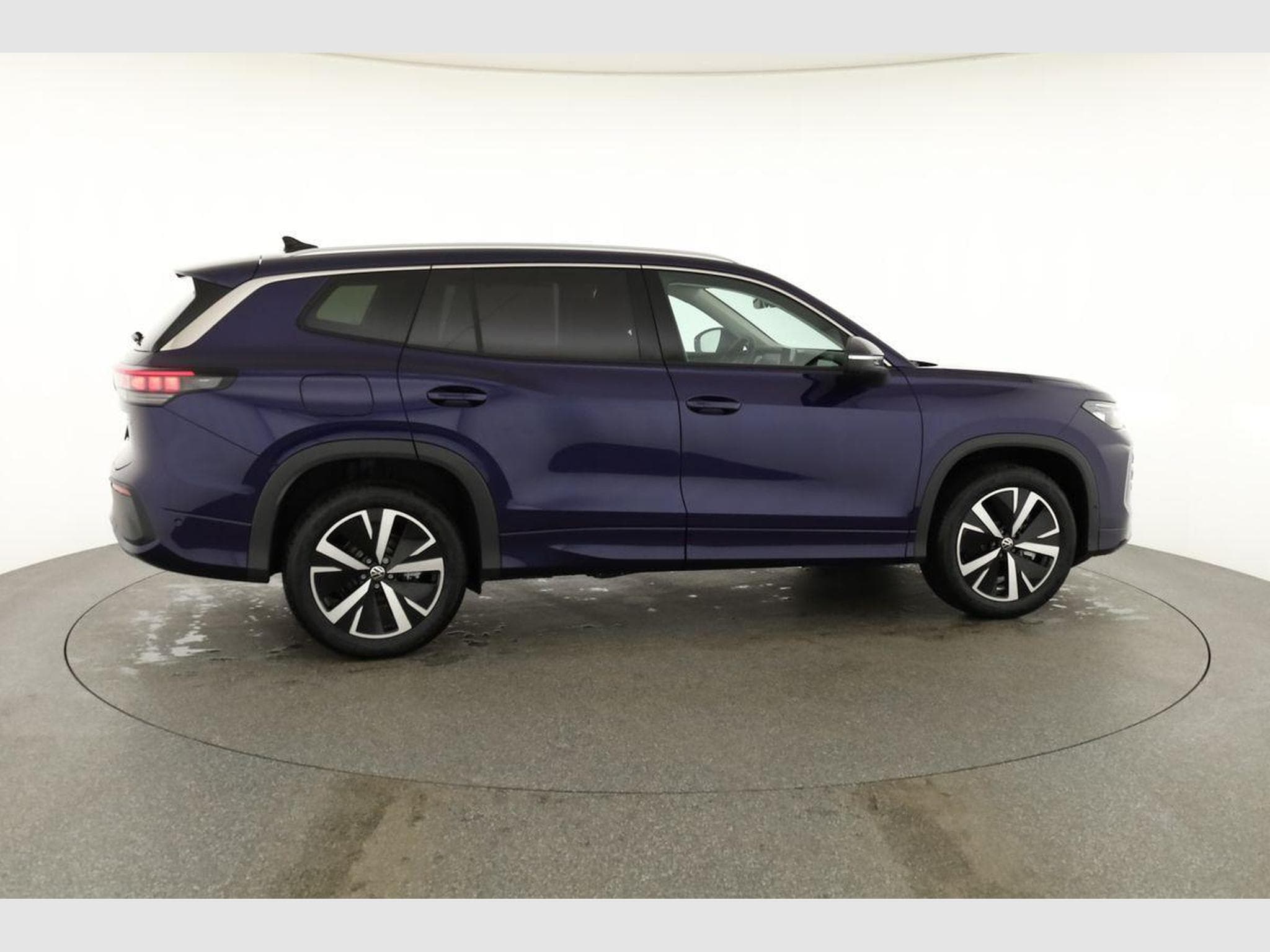 VW Tayron 1.5 TSI eHybrid 150 kW Life (2025) - Photo 22
