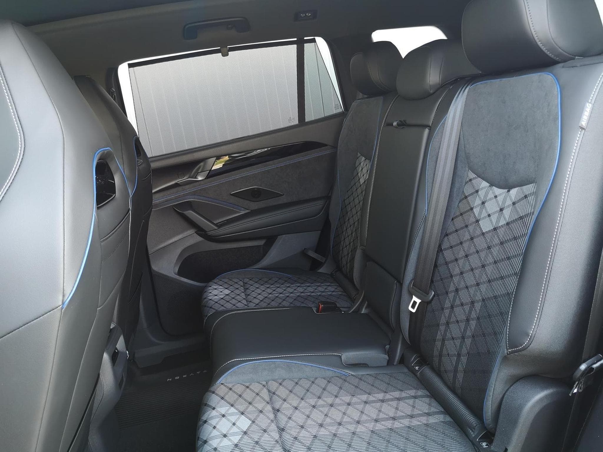 VW Tayron 2.0 TDI 142 kW 4Motion R-Line (2025) - Photo 9