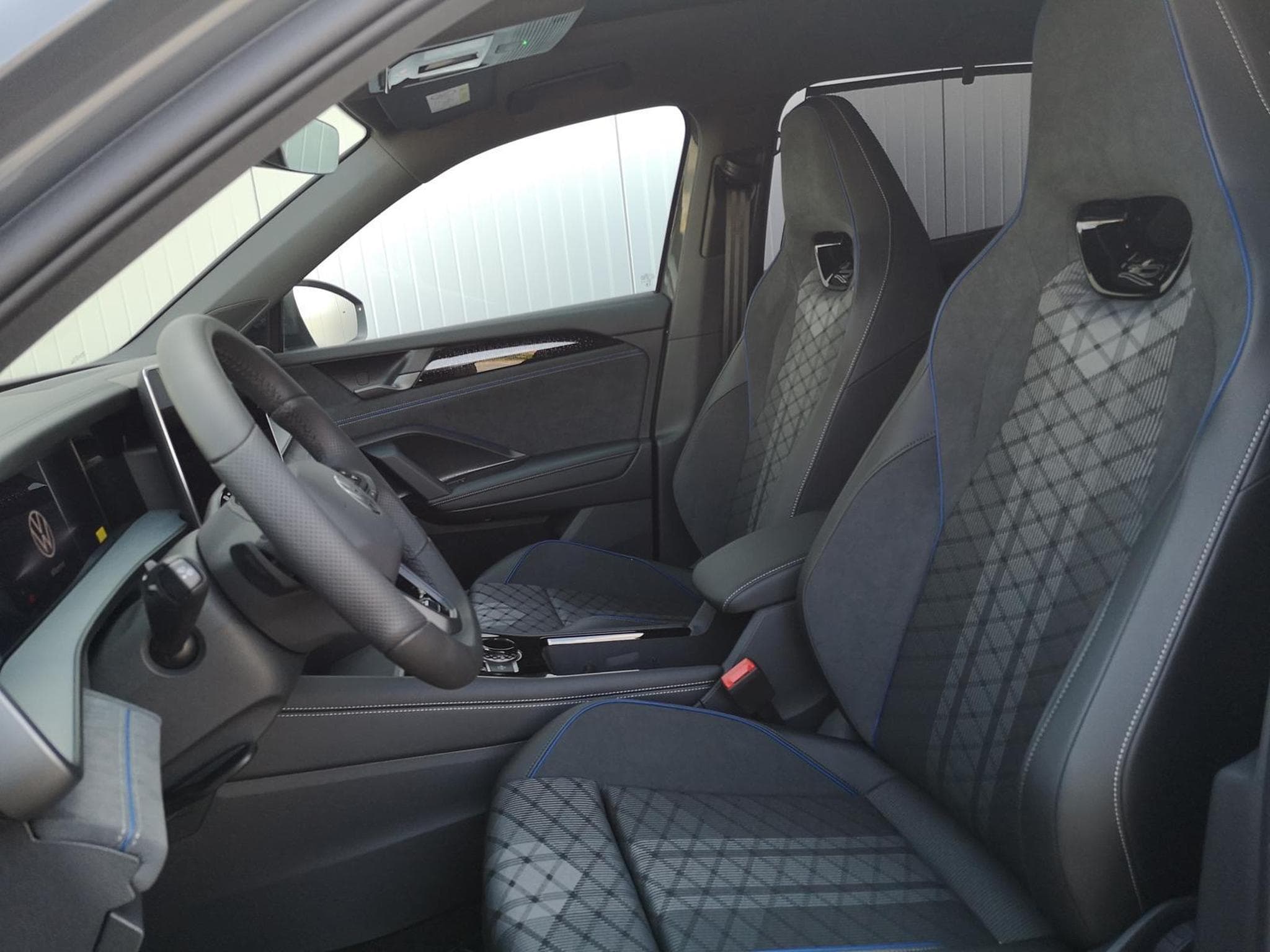 VW Tayron 2.0 TDI 142 kW 4Motion R-Line (2025) - Photo 8