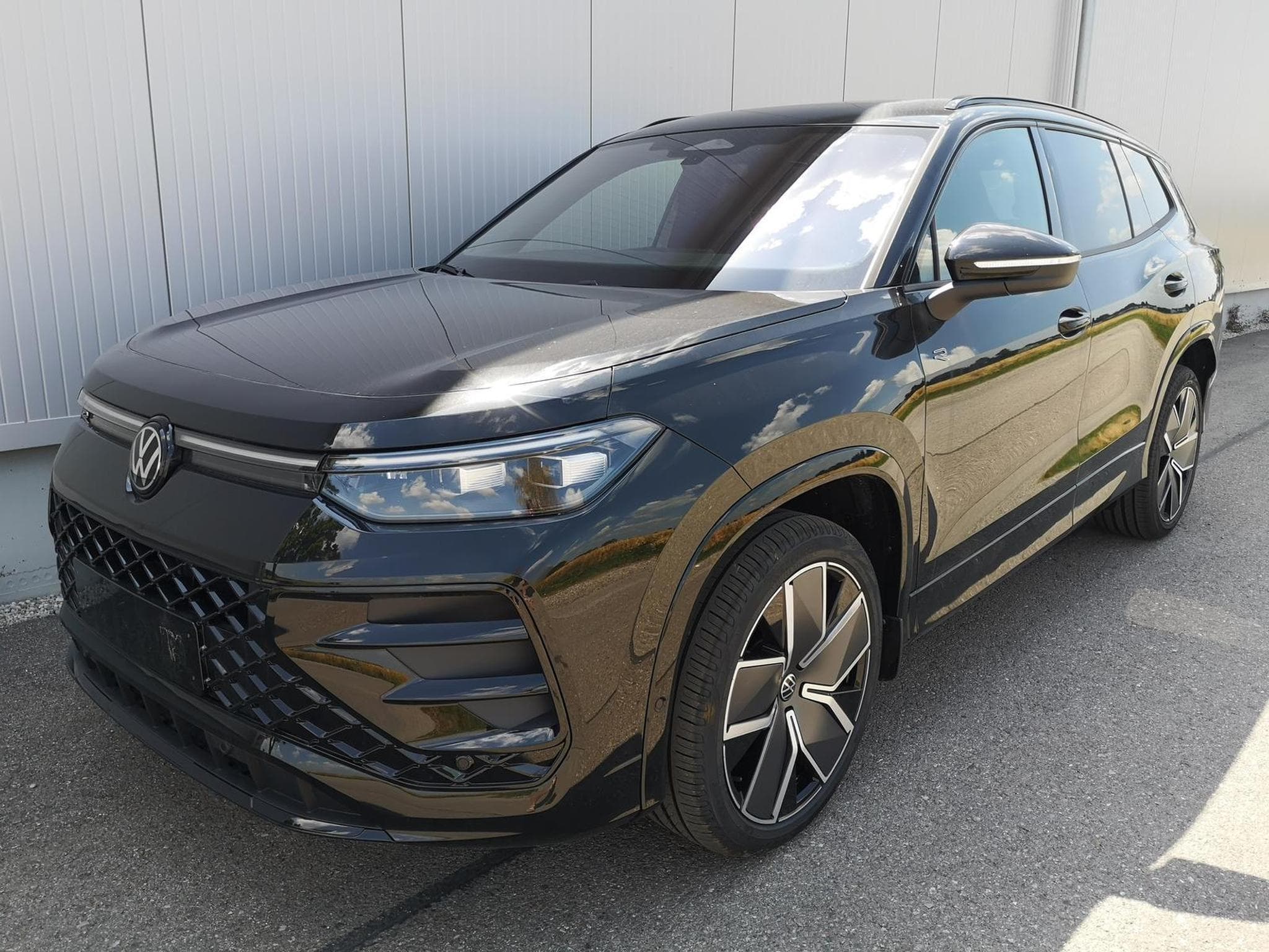 VW Tayron 2.0 TDI 142 kW 4Motion R-Line (2025) - Photo 1