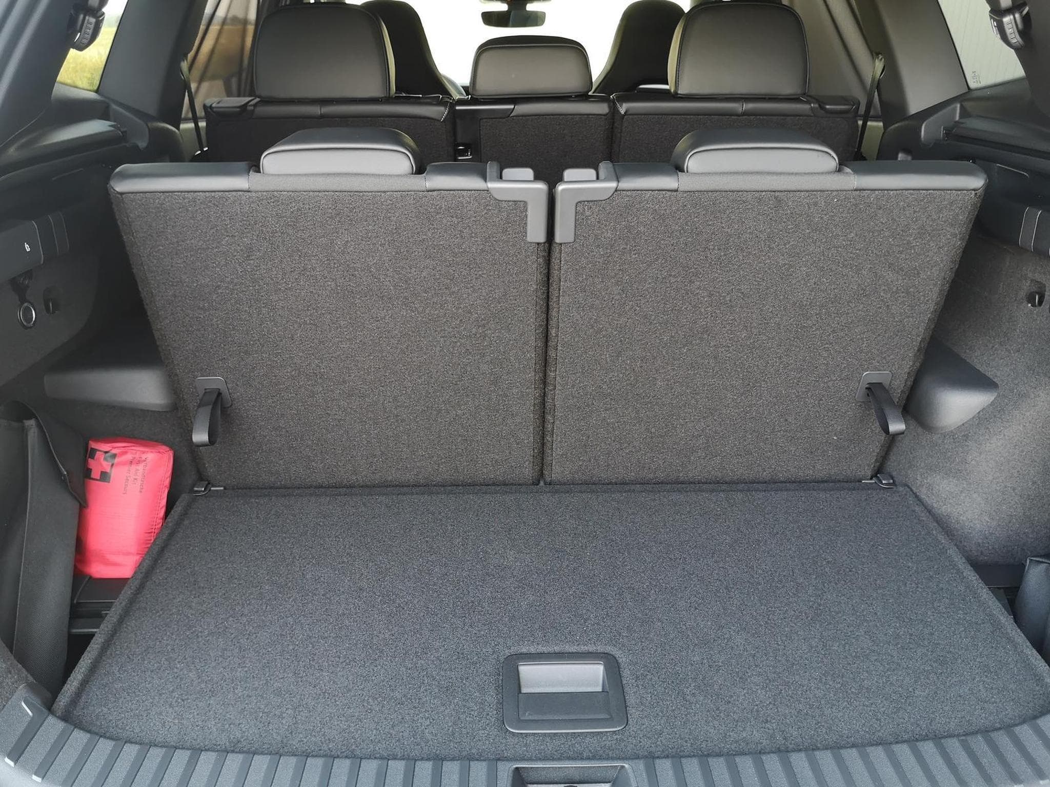 VW Tayron 2.0 TDI 142 kW 4Motion R-Line (2025) - Photo 14