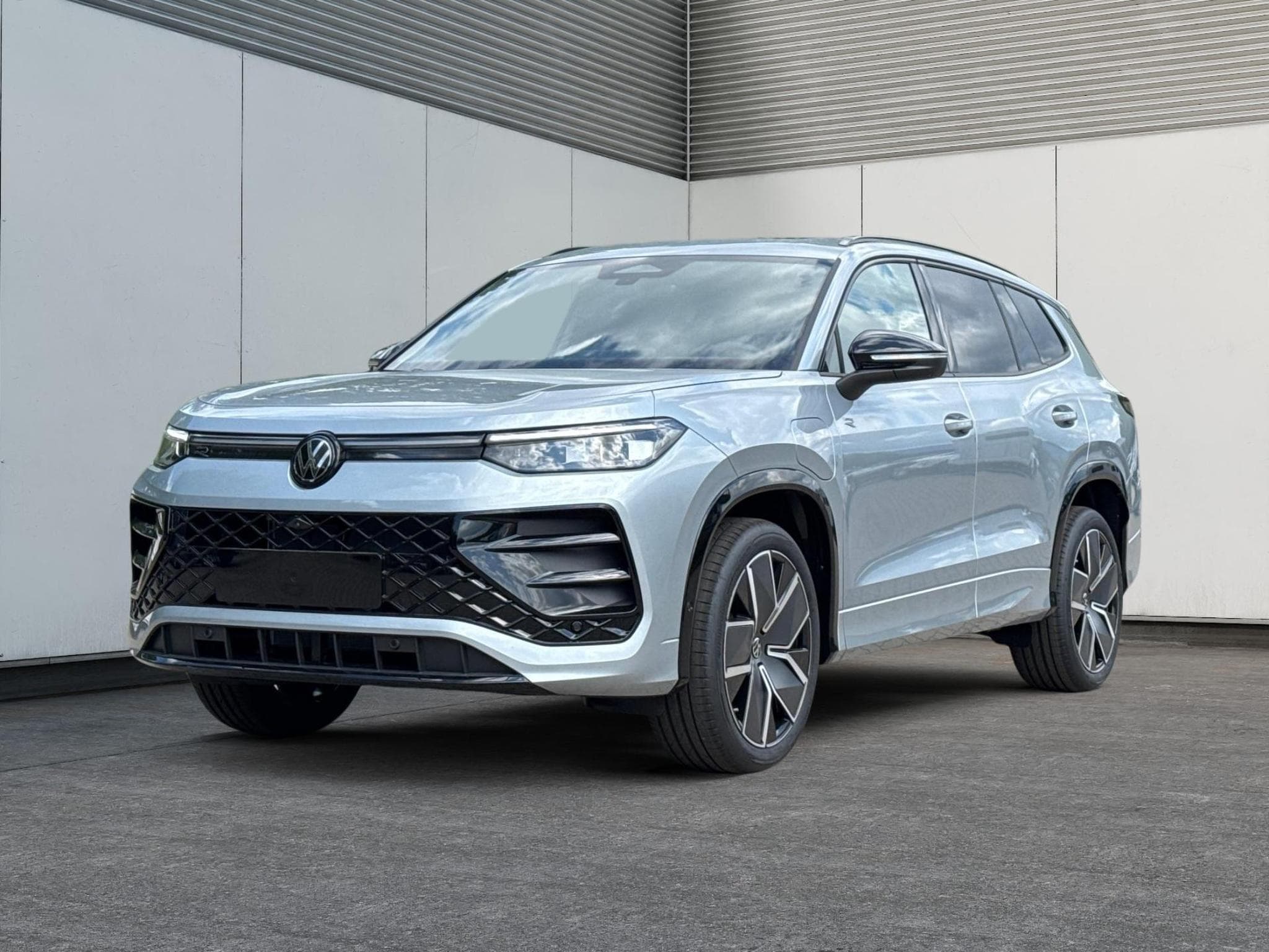 VW Tayron R-Line (2026) - Photo 1
