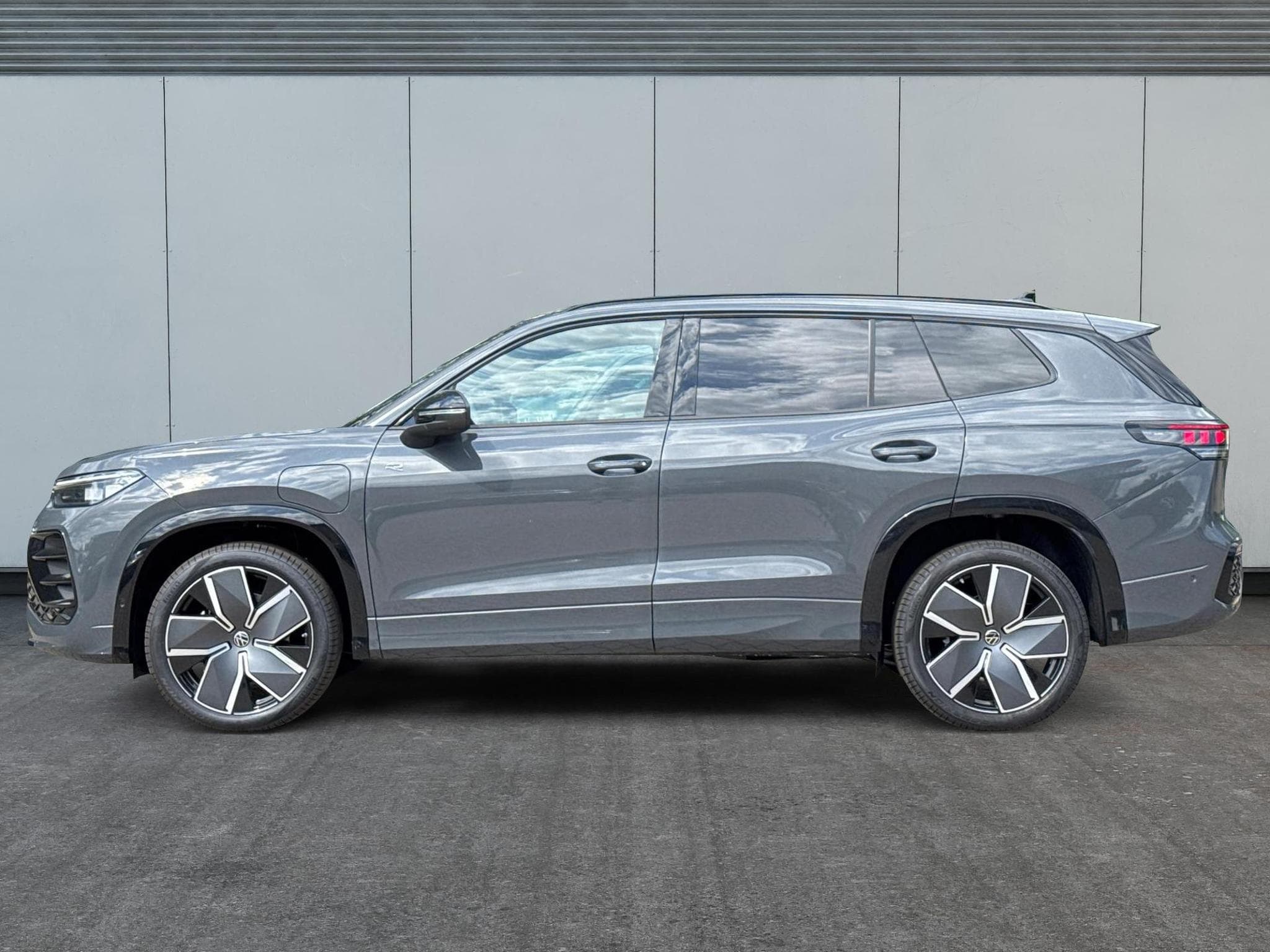 VW Tayron R-Line (2026) - Photo 2
