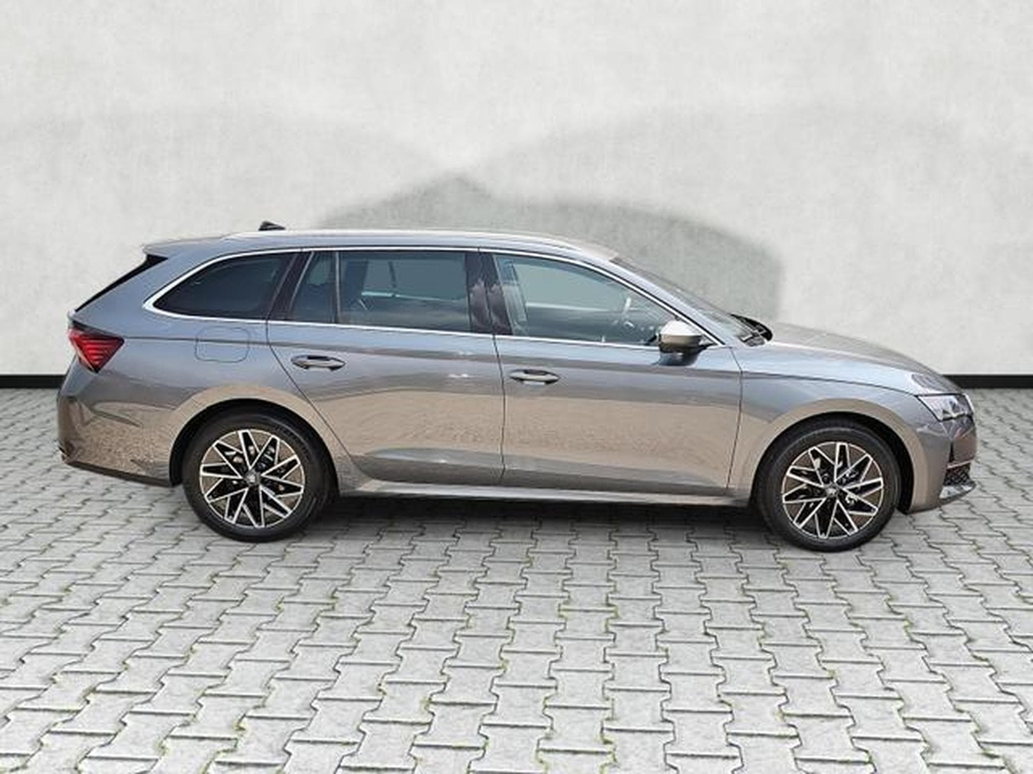 Skoda Octavia 2.0 TDI 110 kW Selection (2026) - Foto 8