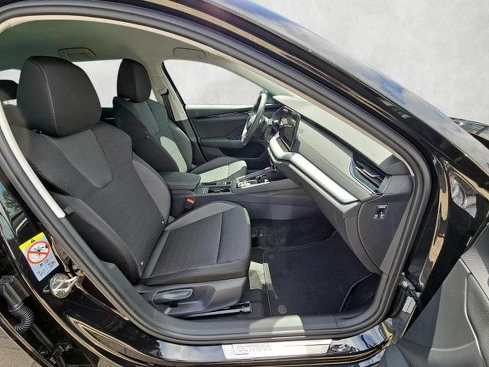 Skoda Octavia 2.0 TDI 110 kW Selection (2026) - Foto 10