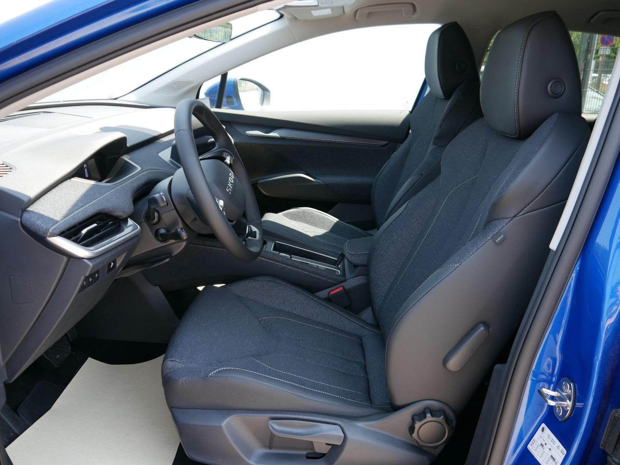 Skoda Elroq 60*ACC*PDC*LED*SHZ*KAMERA*TEMPOMAT*KLIMA*SMARTLINK*EL-HECKKL (2026) - Foto 9