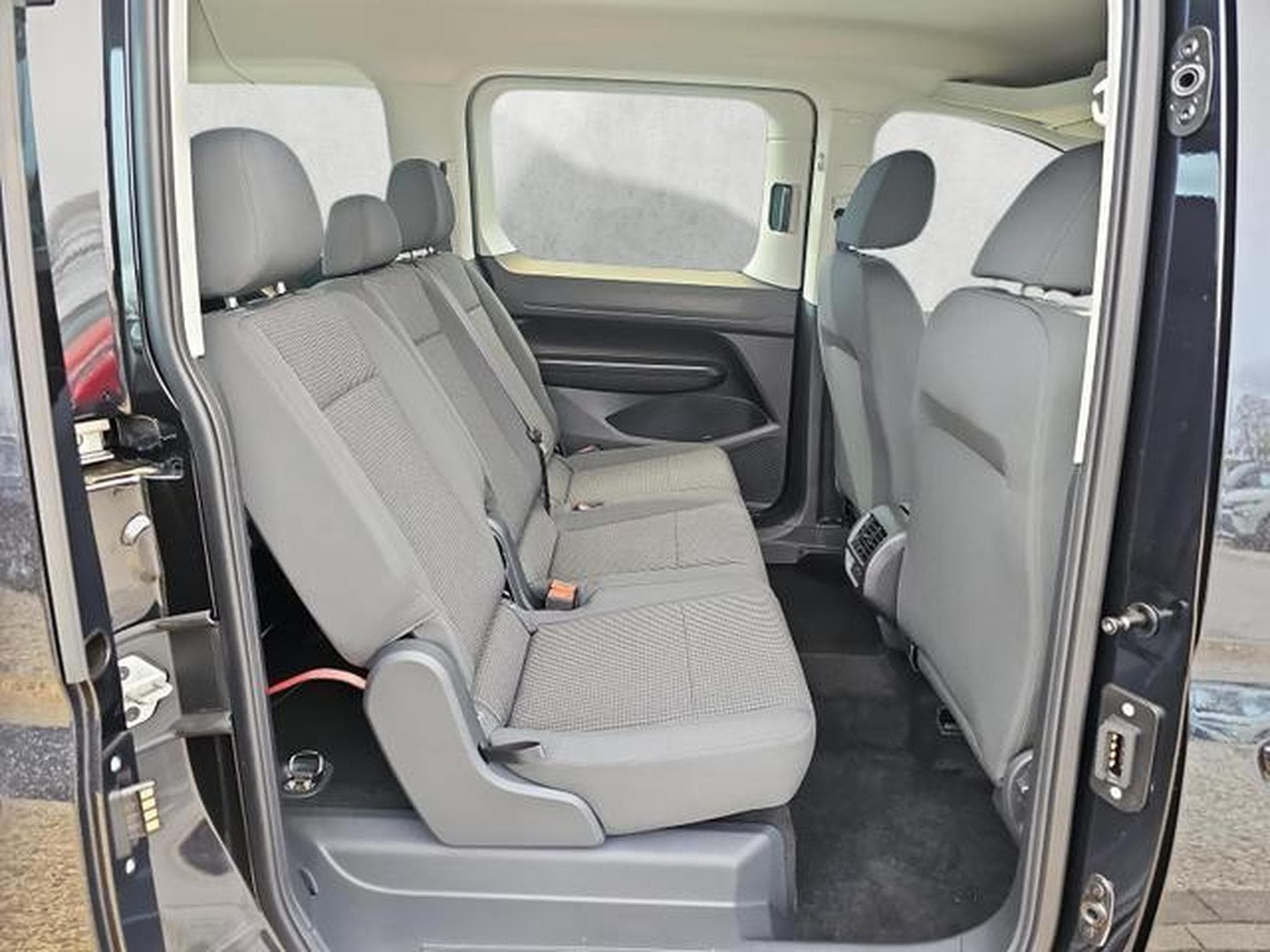 VW Caddy Basis Maxi (2026) - Foto 13