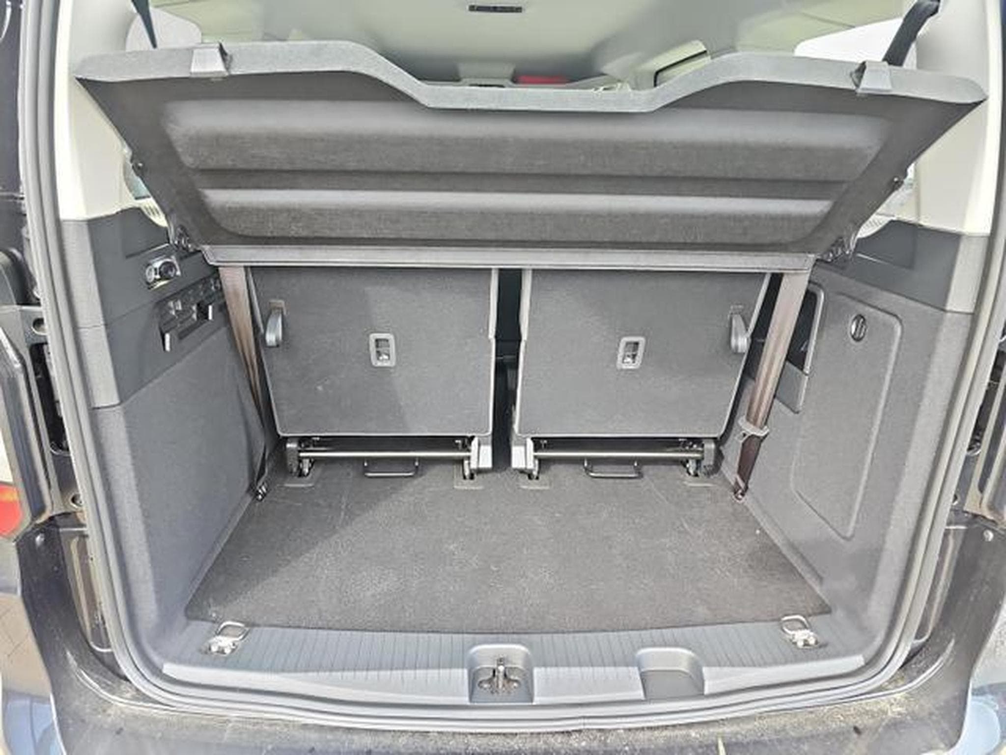 VW Caddy Basis Maxi (2026) - Foto 14