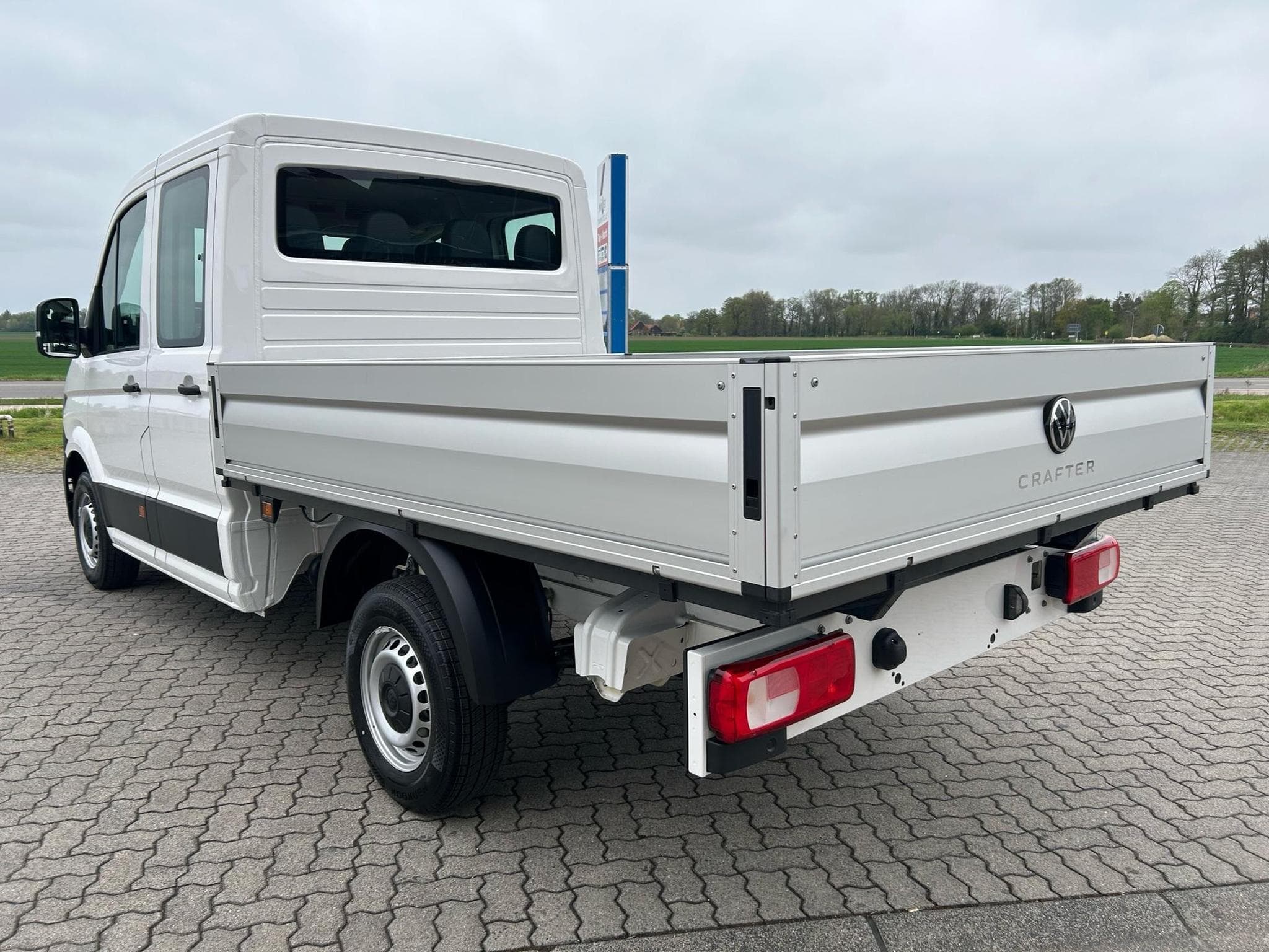 VW Crafter 35 2.0 TDI (2025) - Photo 16