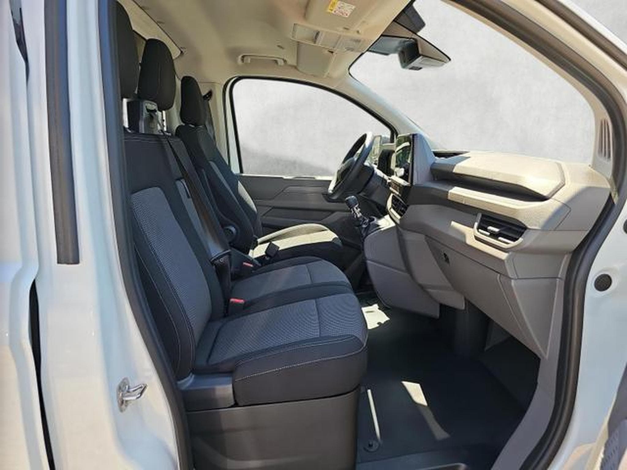 VW T7 Transporter Kaste 2.0 TDI 81 kW KR (2025) - Foto 10