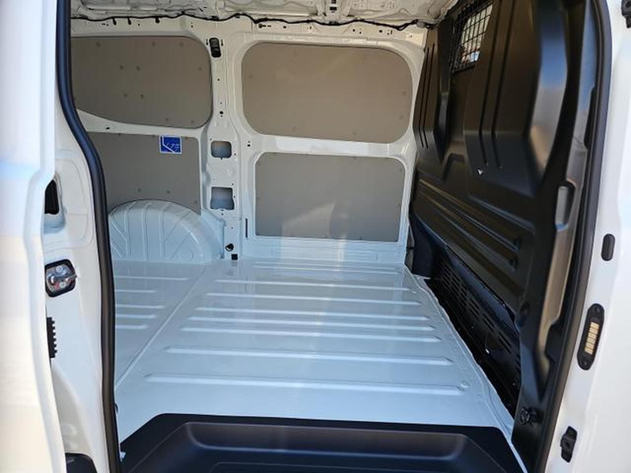 VW T7 Transporter Kaste 2.0 TDI 81 kW KR (2025) - Foto 13