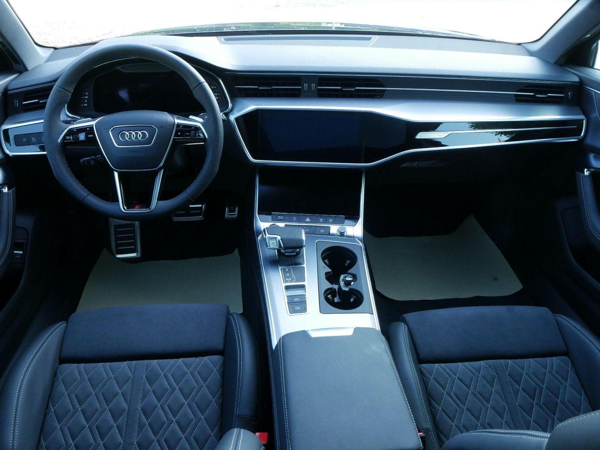 Audi S6 Avant TDI quattro (2024) - Foto 12